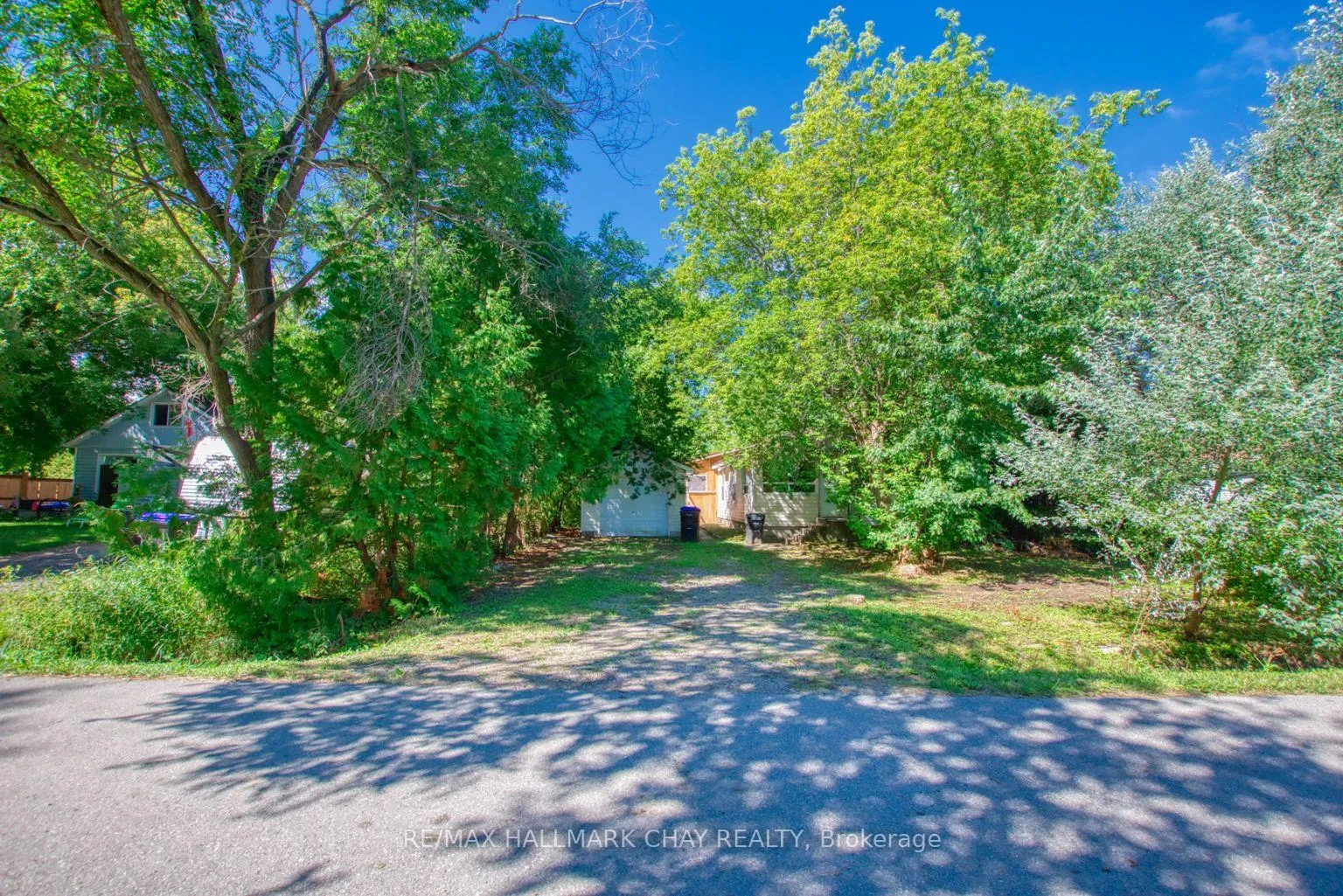 Photo 2 of 956 Carson Avenue, Innisfil, Lefroy — HOMEH