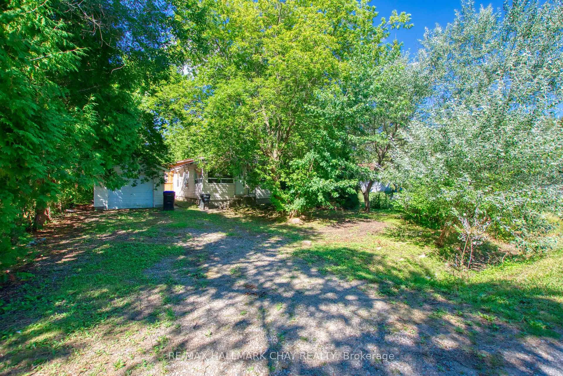 Photo 3 of 956 Carson Avenue, Innisfil, Lefroy — HOMEH