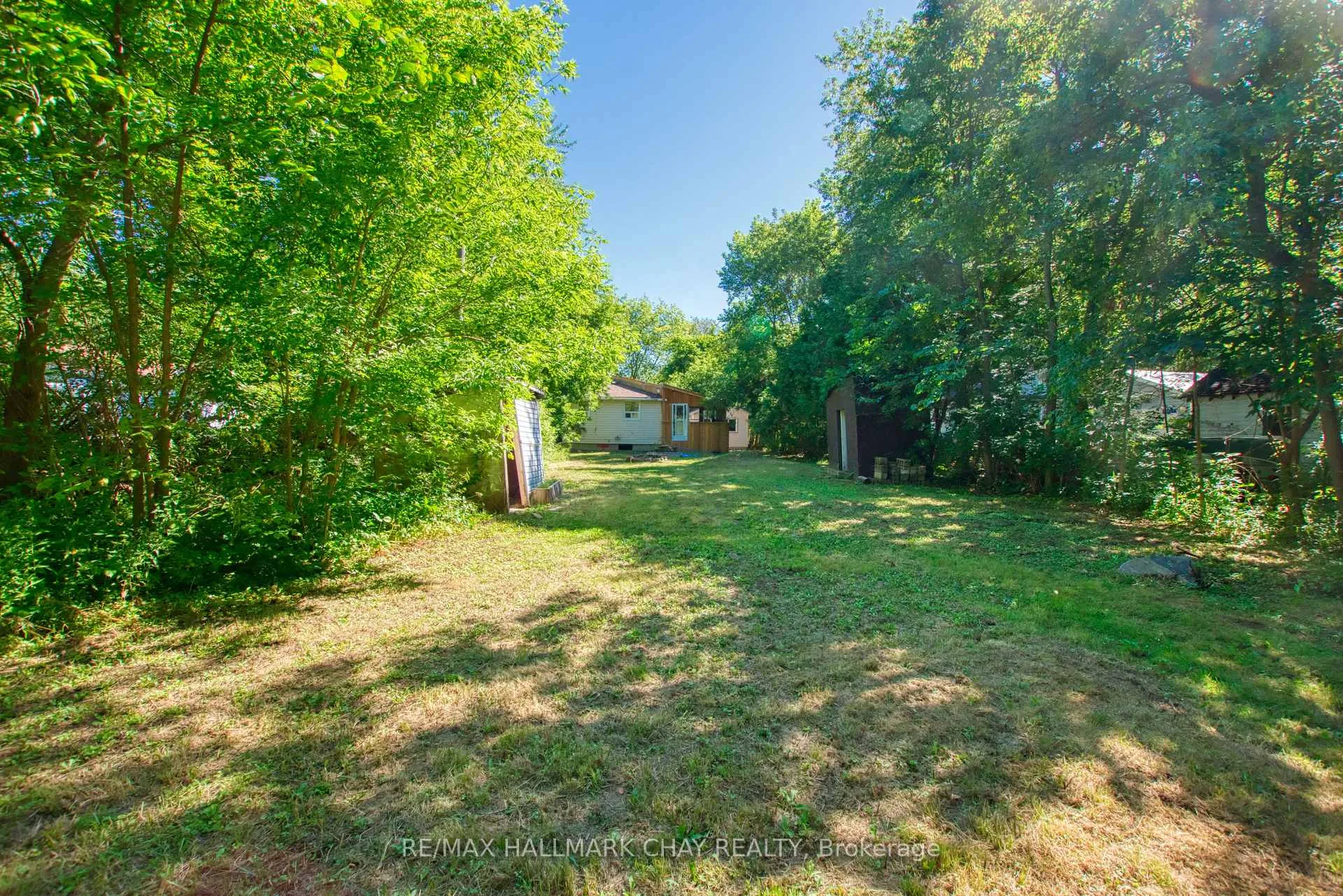 Photo 5 of 956 Carson Avenue, Innisfil, Lefroy — HOMEH