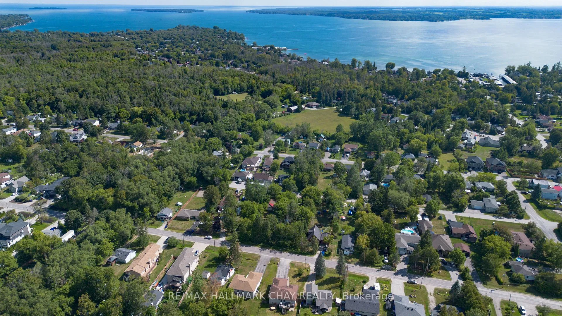 Photo 9 of 956 Carson Avenue, Innisfil, Lefroy — HOMEH