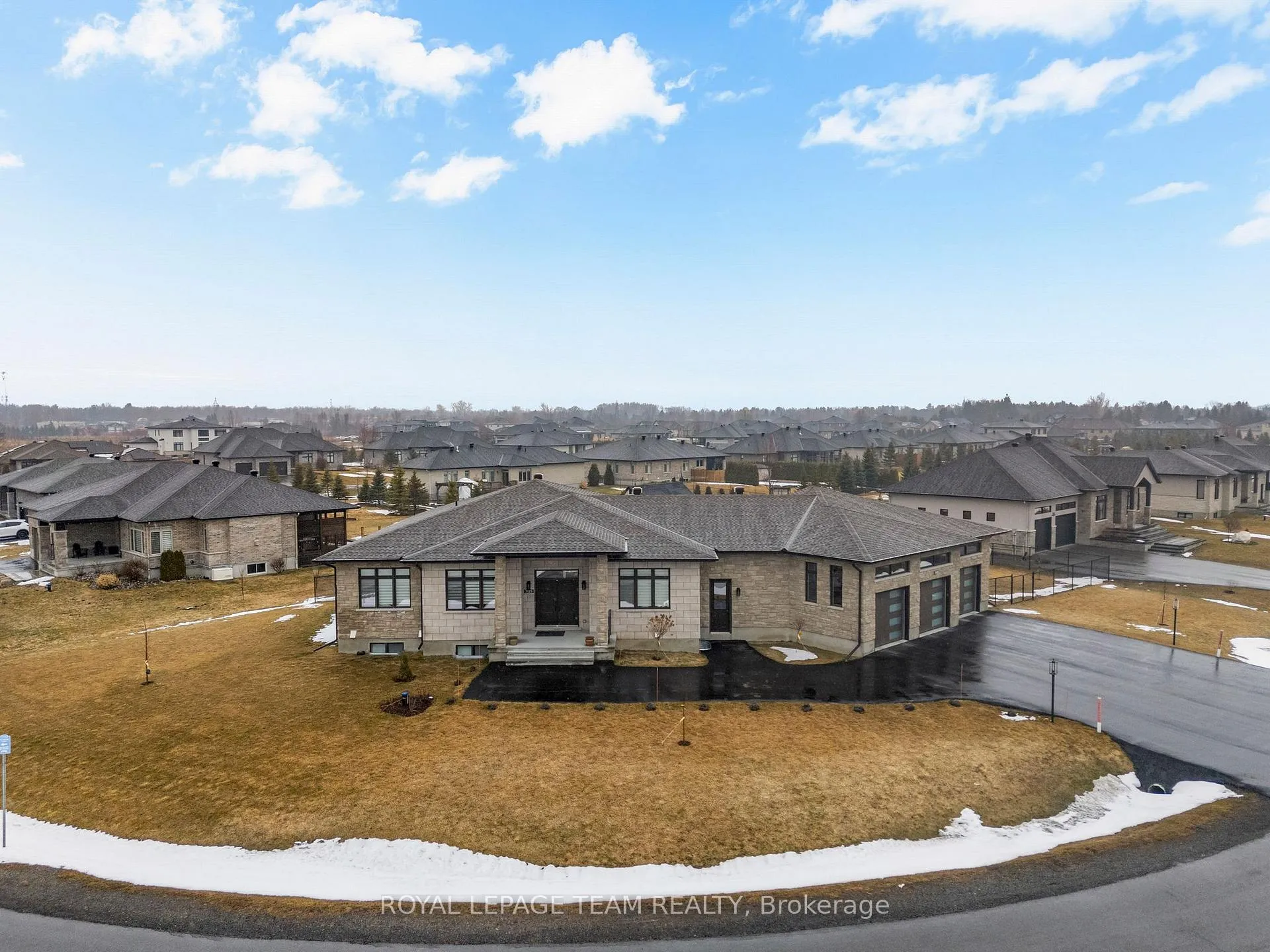 Photo 2 of 7125 Still Meadow Way, Ottawa, Greely — HOMEH