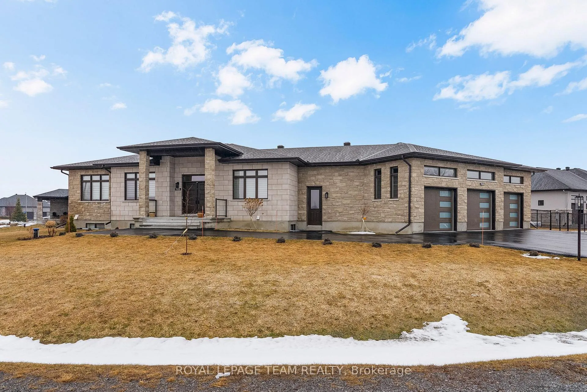 Photo 3 of 7125 Still Meadow Way, Ottawa, Greely — HOMEH