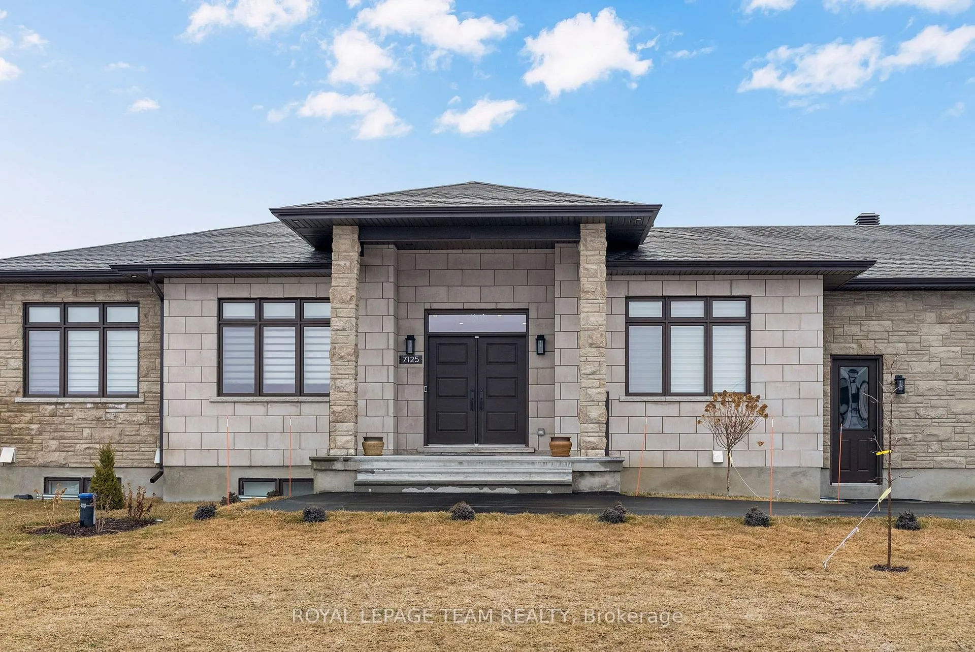 Photo 4 of 7125 Still Meadow Way, Ottawa, Greely — HOMEH