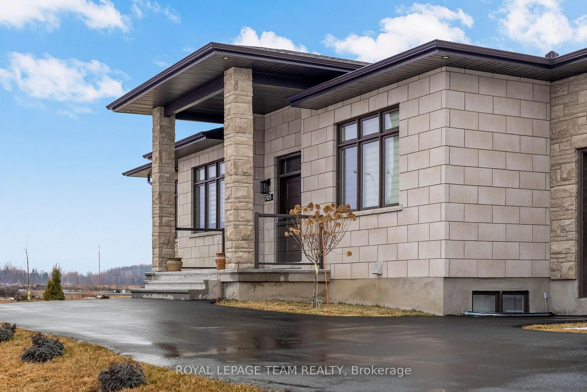 Photo 5 of 7125 Still Meadow Way, Ottawa, Greely — HOMEH