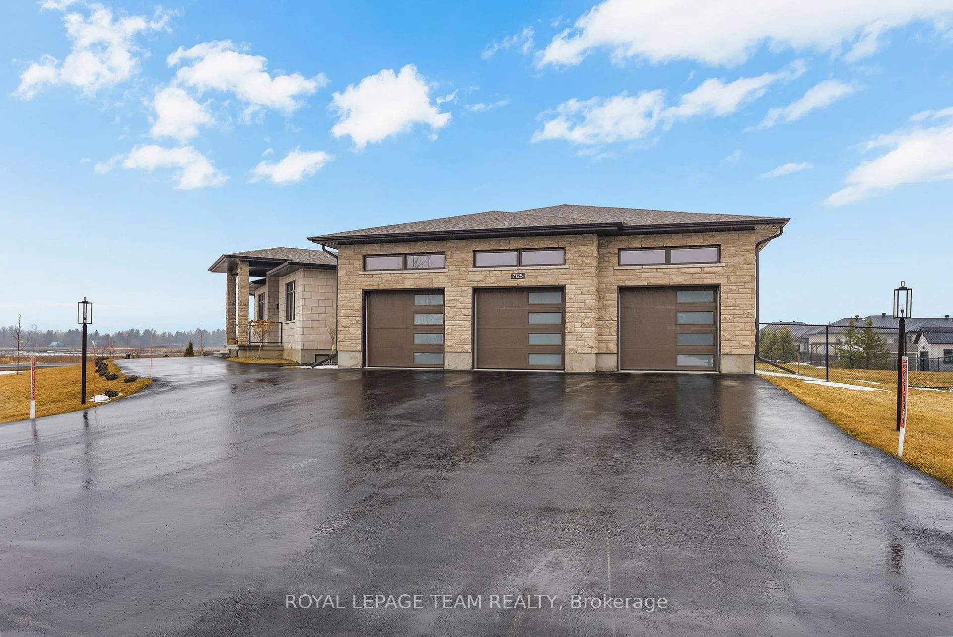 Photo 6 of 7125 Still Meadow Way, Ottawa, Greely — HOMEH
