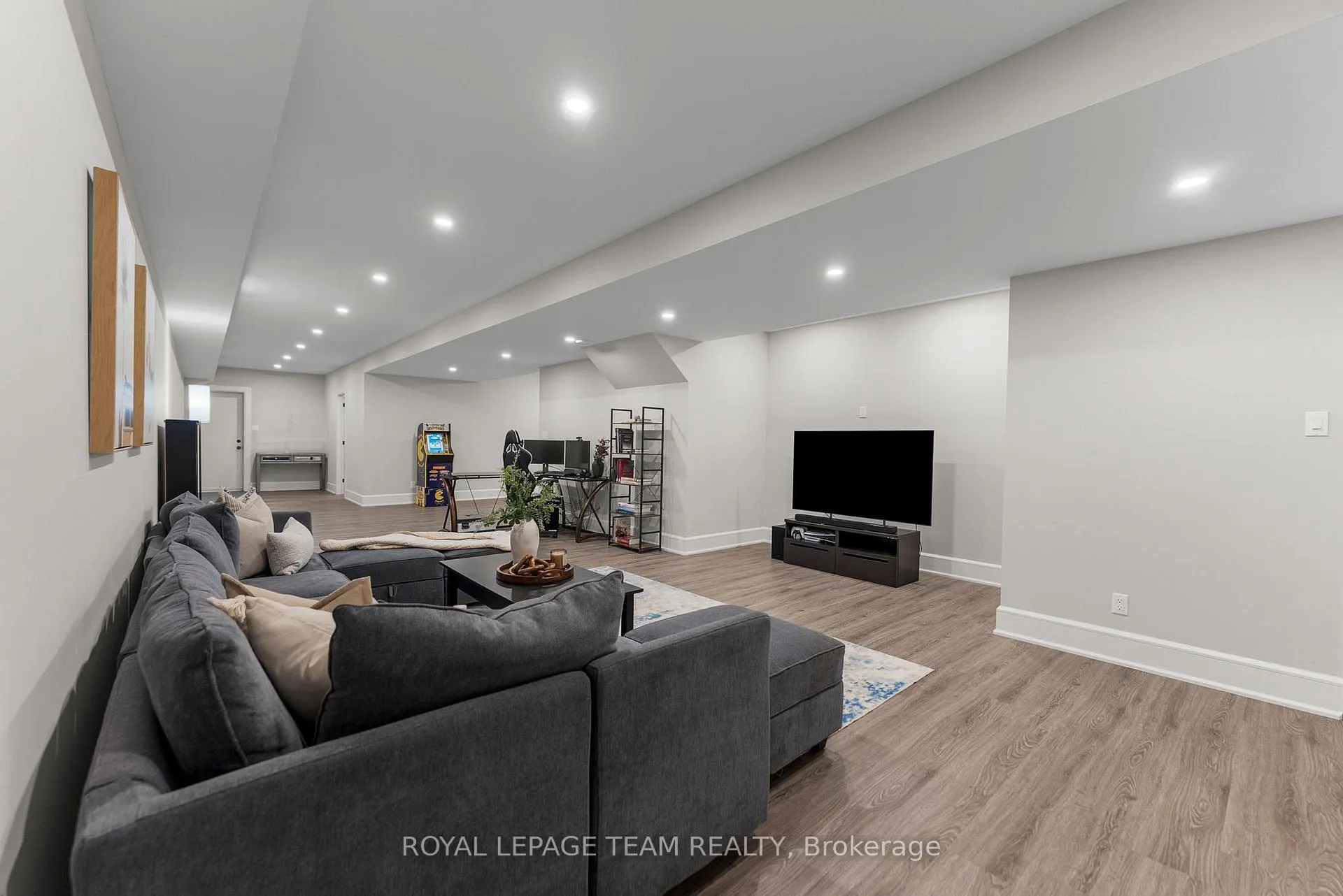 Photo 32 of 7125 Still Meadow Way, Ottawa, Greely — HOMEH