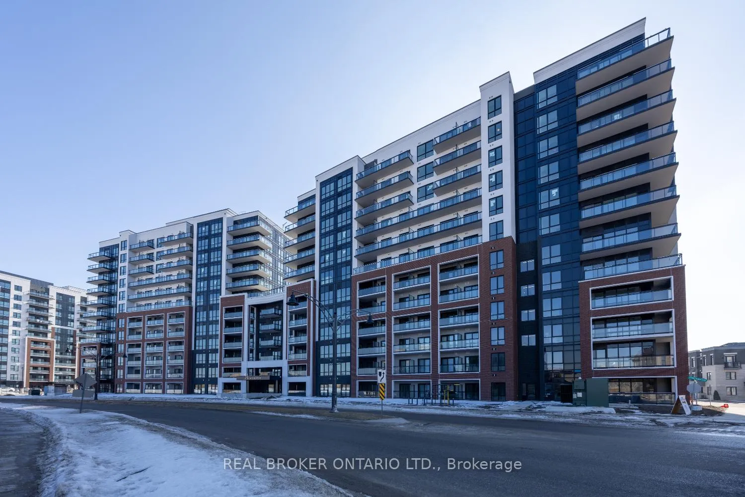 Photo 2 of Unit 823, 51 Clarington Boulevard, Clarington, Bowmanville — HOMEH