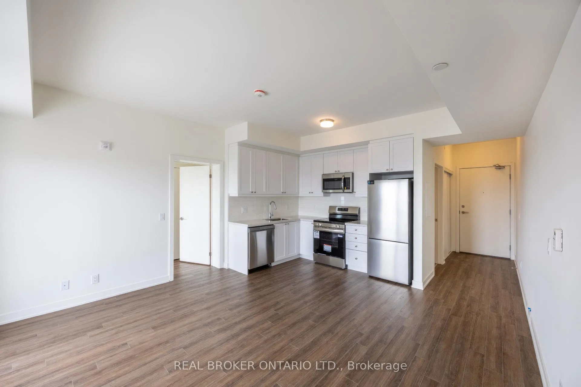 Photo 9 of Unit 823, 51 Clarington Boulevard, Clarington, Bowmanville — HOMEH