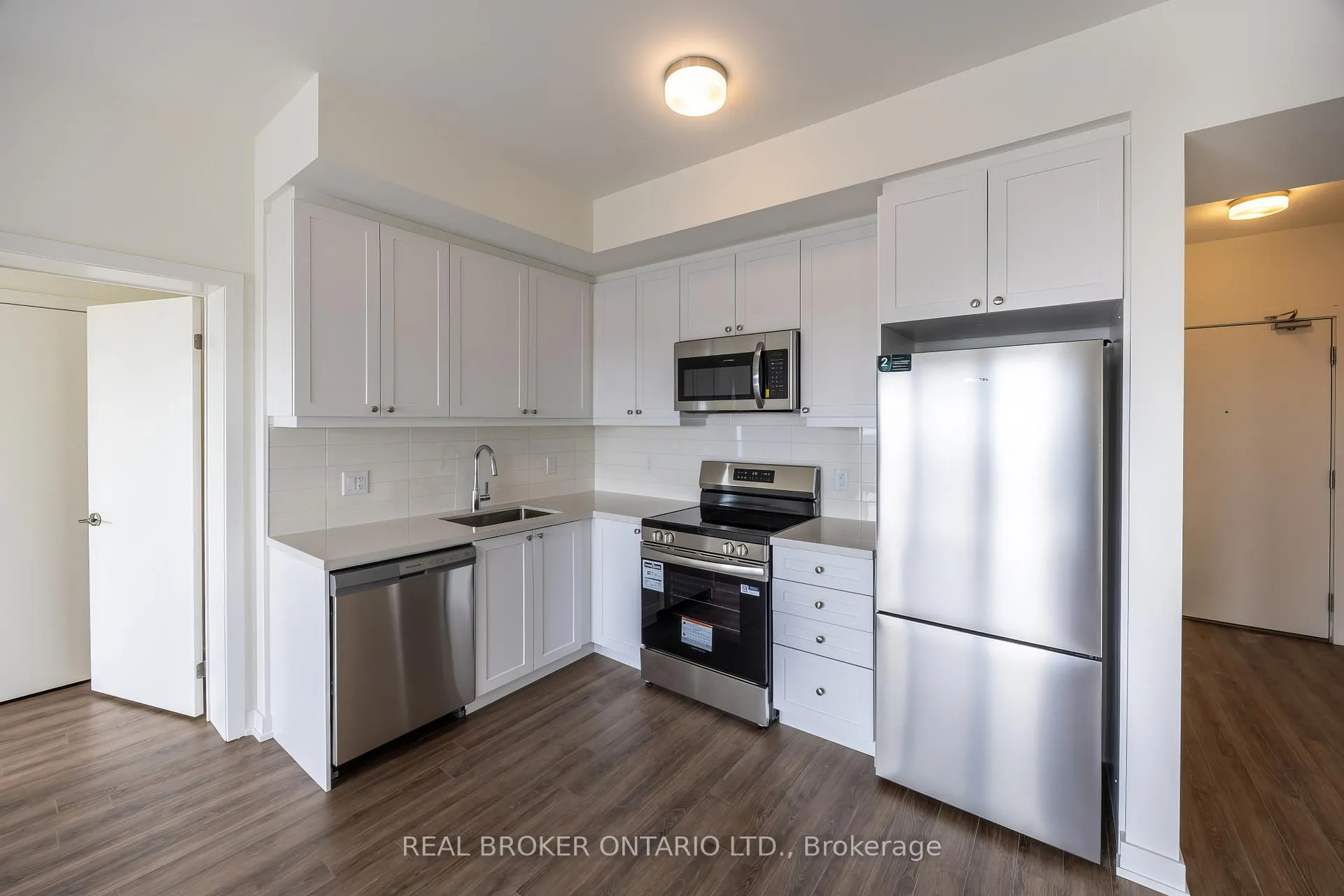 Photo 10 of Unit 823, 51 Clarington Boulevard, Clarington, Bowmanville — HOMEH