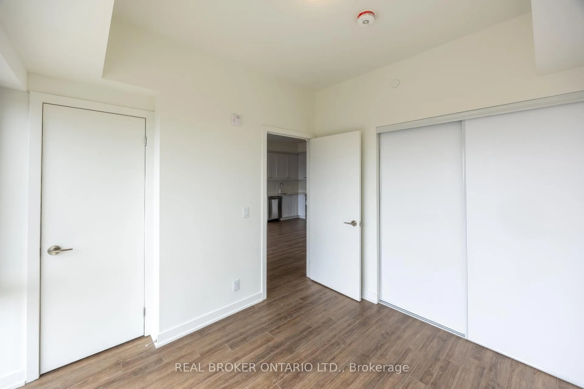 Photo 13 of Unit 823, 51 Clarington Boulevard, Clarington, Bowmanville — HOMEH