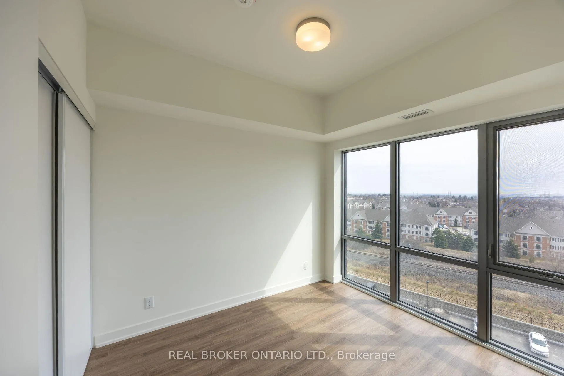 Photo 21 of Unit 823, 51 Clarington Boulevard, Clarington, Bowmanville — HOMEH
