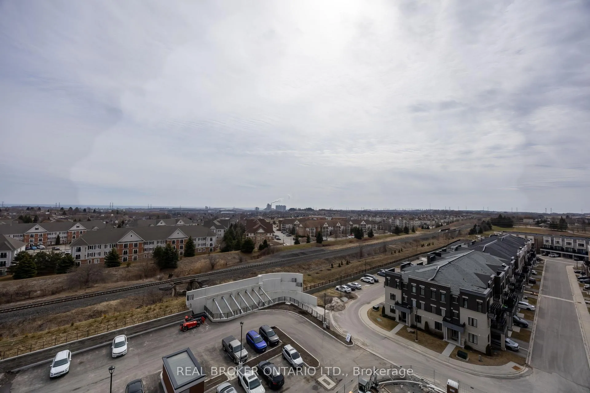 Photo 26 of Unit 823, 51 Clarington Boulevard, Clarington, Bowmanville — HOMEH