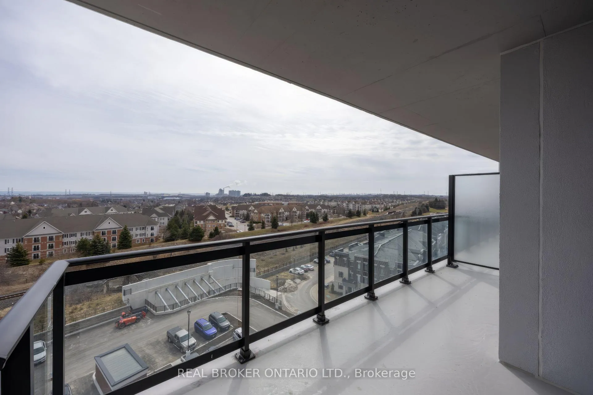 Photo 28 of Unit 823, 51 Clarington Boulevard, Clarington, Bowmanville — HOMEH