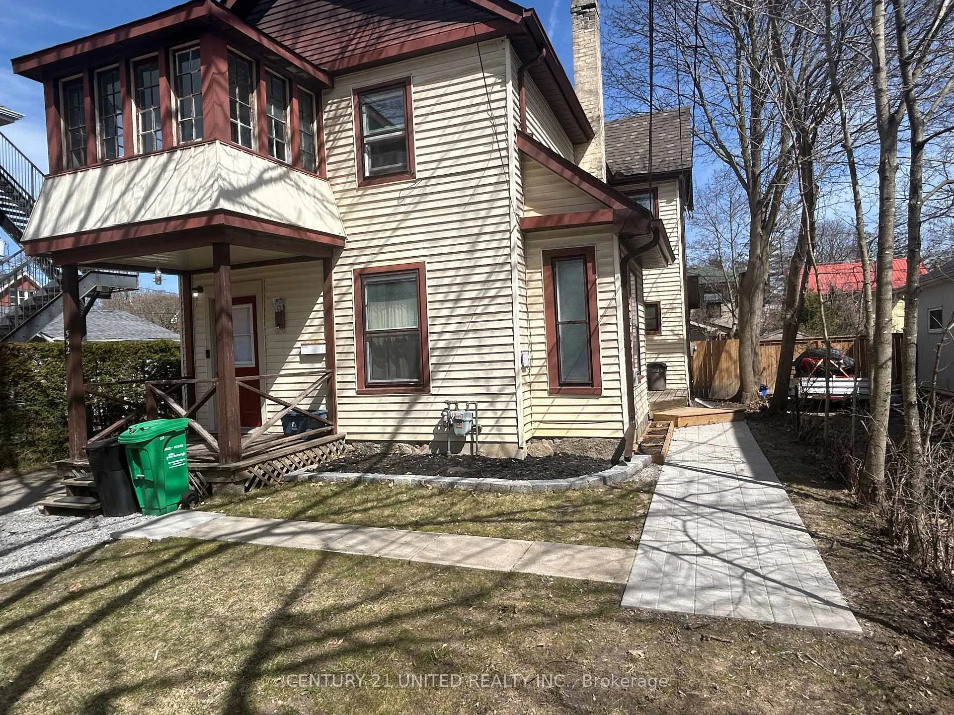 Photo 2 of 552 Bethune Street, Peterborough, Town Ward 3 — HOMEH