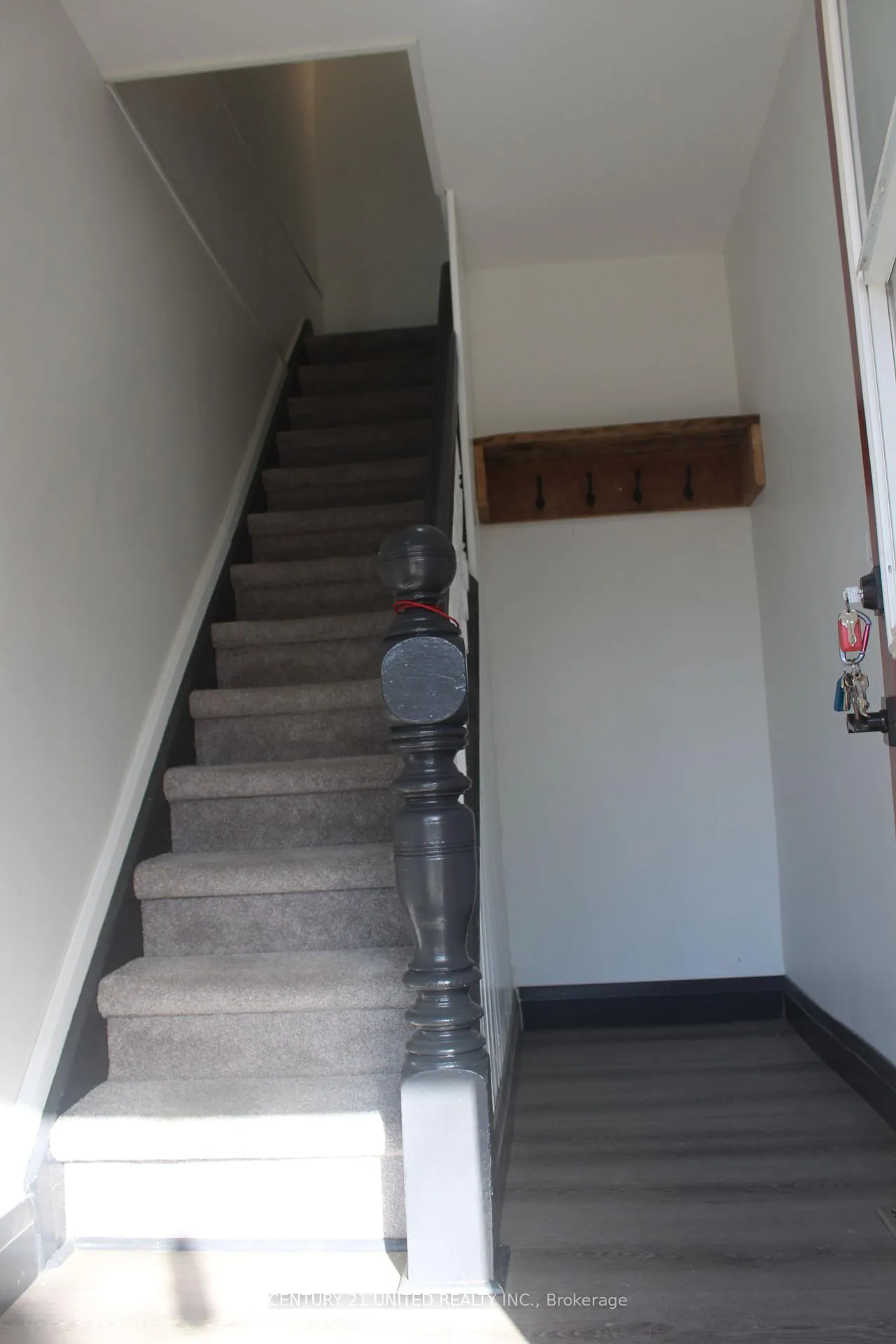 Photo 3 of 552 Bethune Street, Peterborough, Town Ward 3 — HOMEH