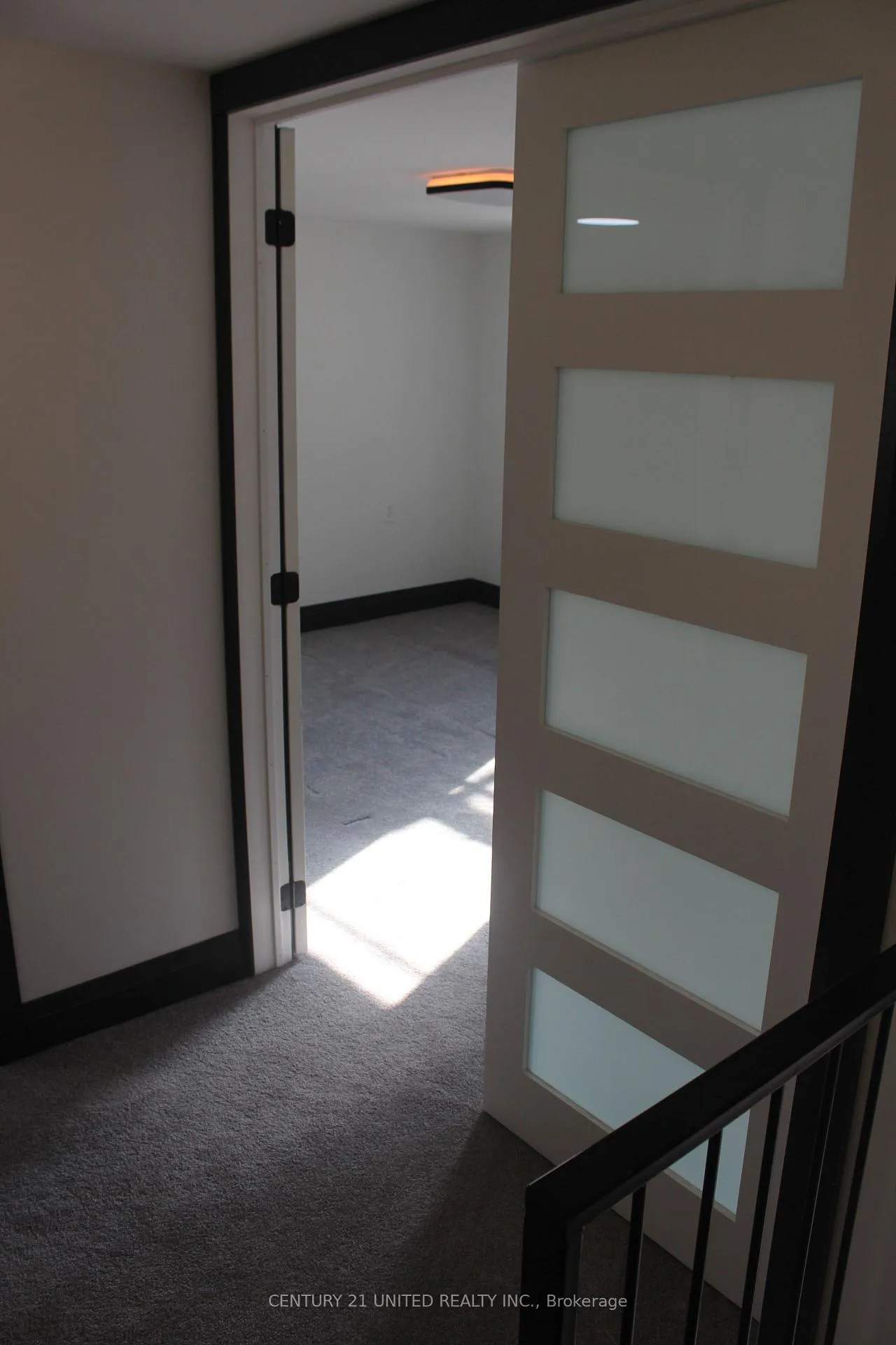 Photo 5 of 552 Bethune Street, Peterborough, Town Ward 3 — HOMEH