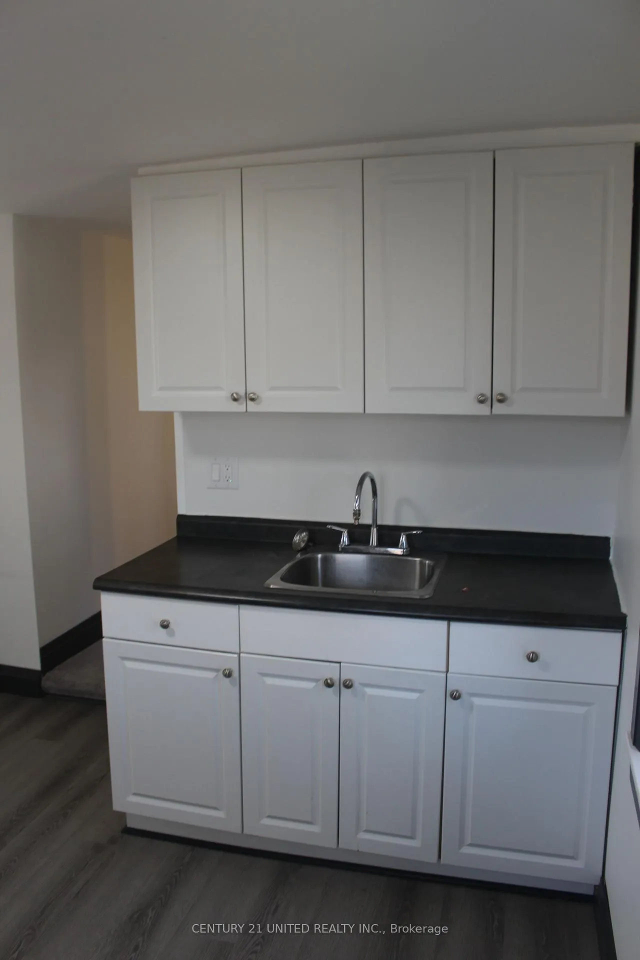 Photo 8 of 552 Bethune Street, Peterborough, Town Ward 3 — HOMEH