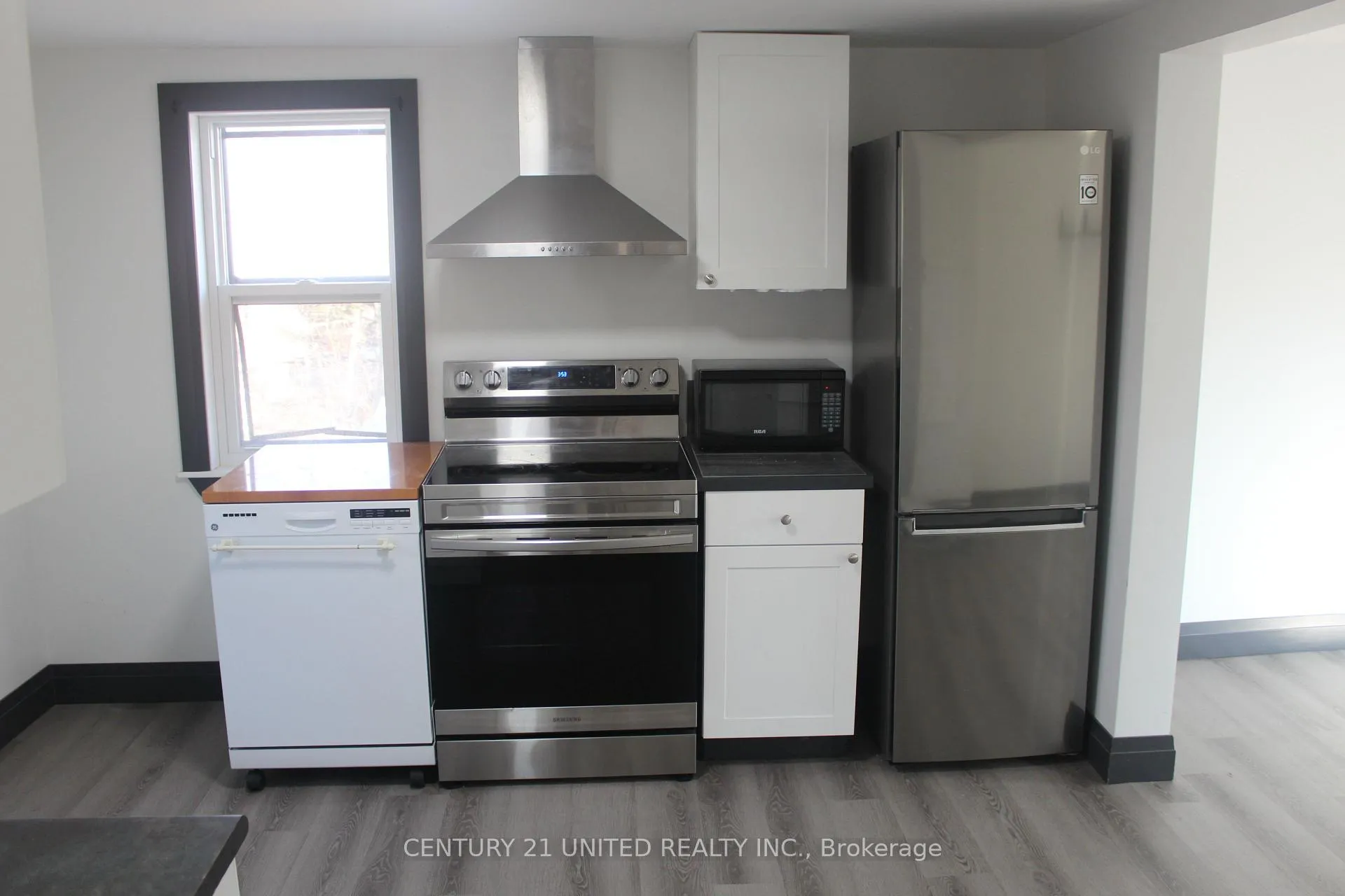 Photo 10 of 552 Bethune Street, Peterborough, Town Ward 3 — HOMEH
