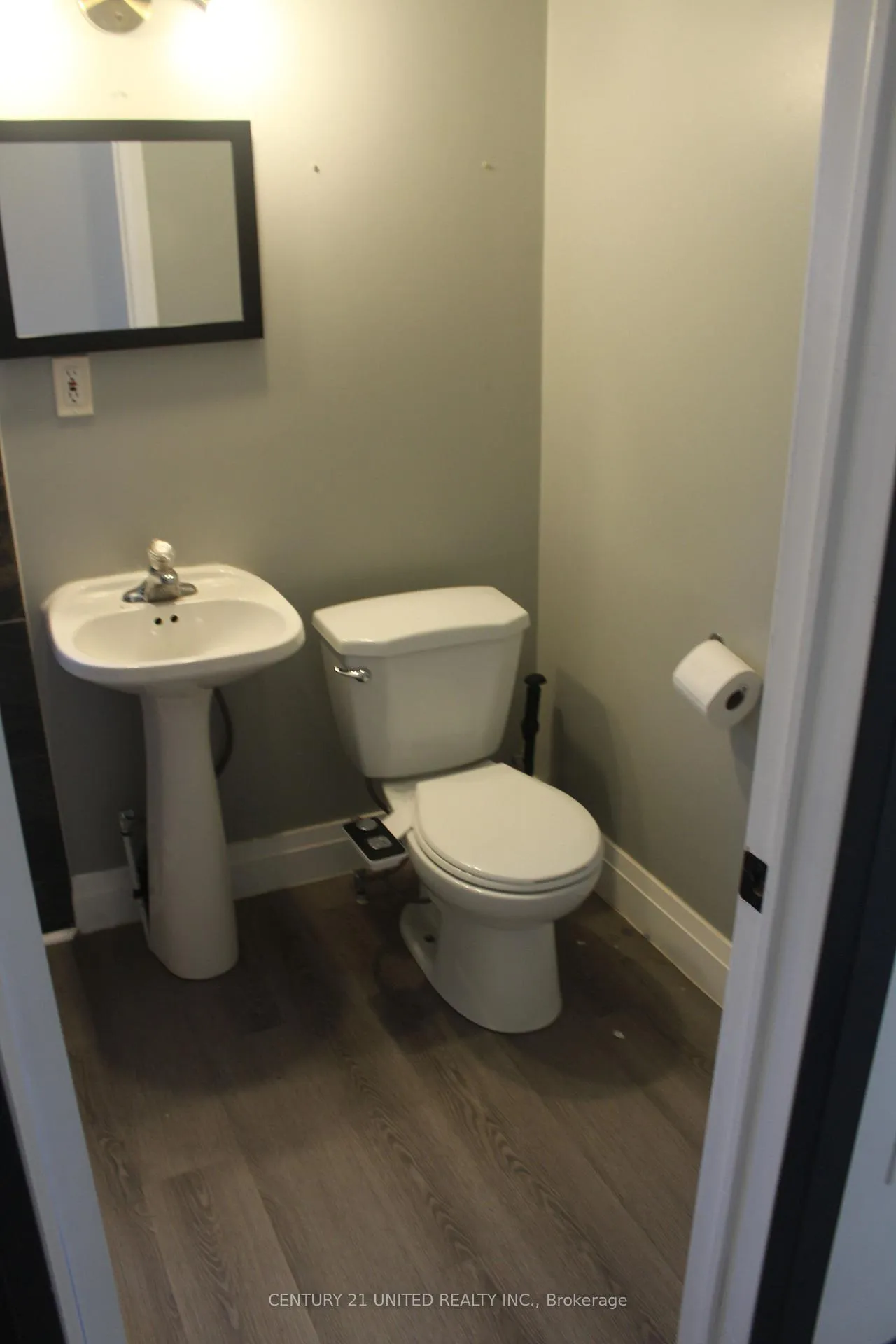 Photo 16 of 552 Bethune Street, Peterborough, Town Ward 3 — HOMEH