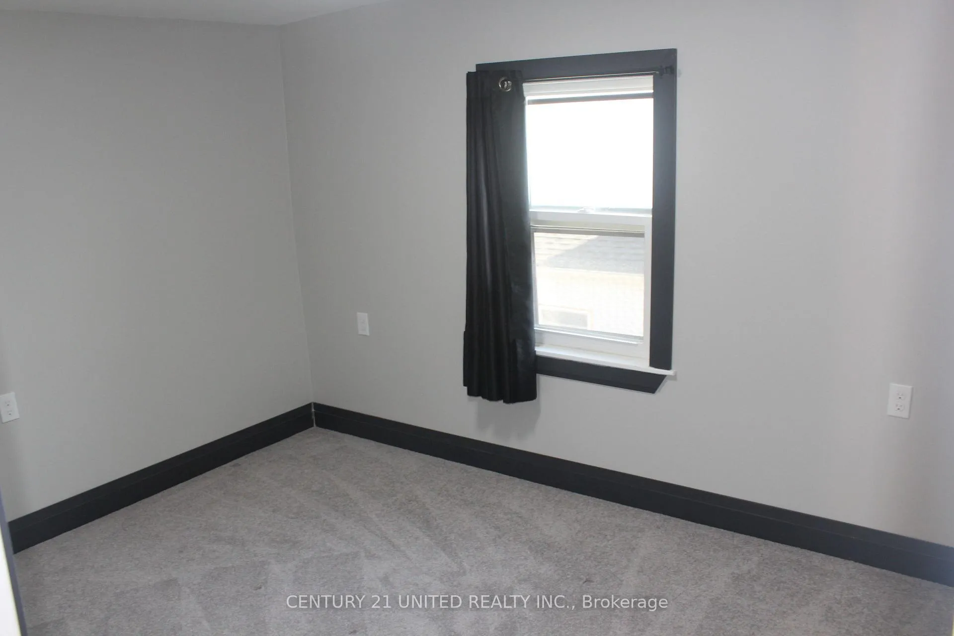 Photo 22 of 552 Bethune Street, Peterborough, Town Ward 3 — HOMEH