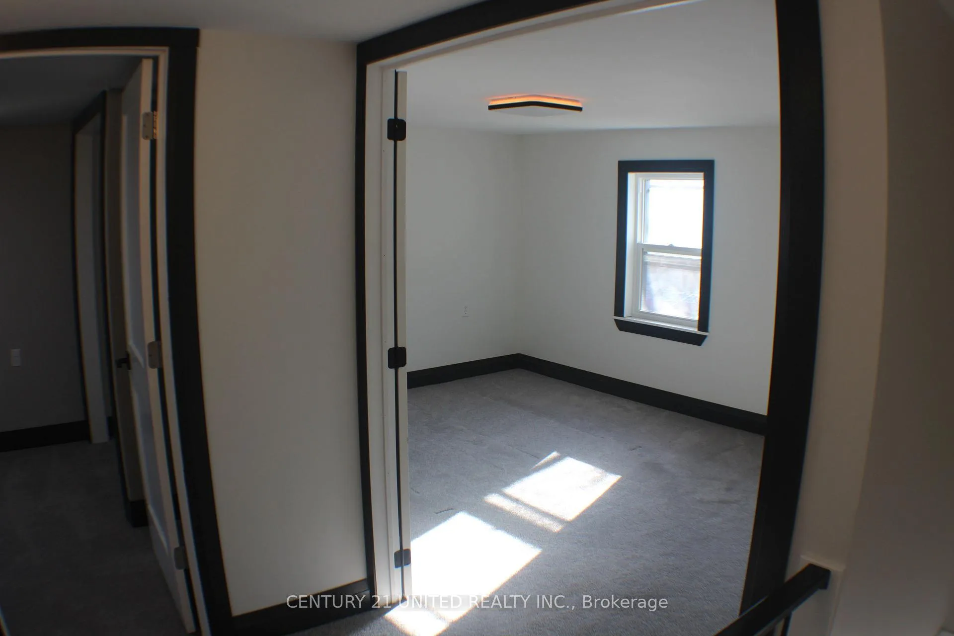 Photo 23 of 552 Bethune Street, Peterborough, Town Ward 3 — HOMEH
