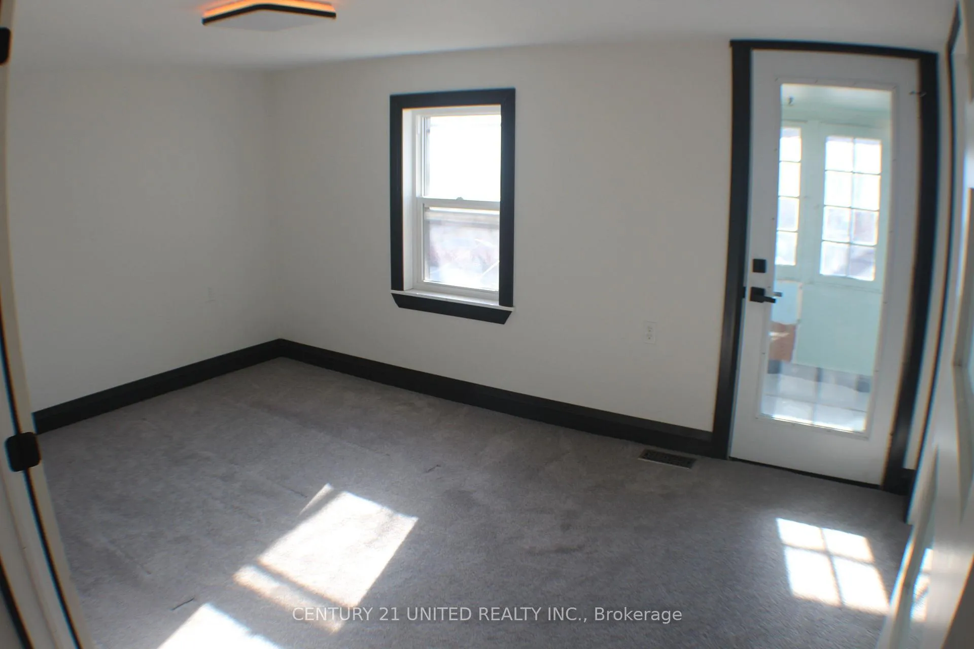 Photo 24 of 552 Bethune Street, Peterborough, Town Ward 3 — HOMEH