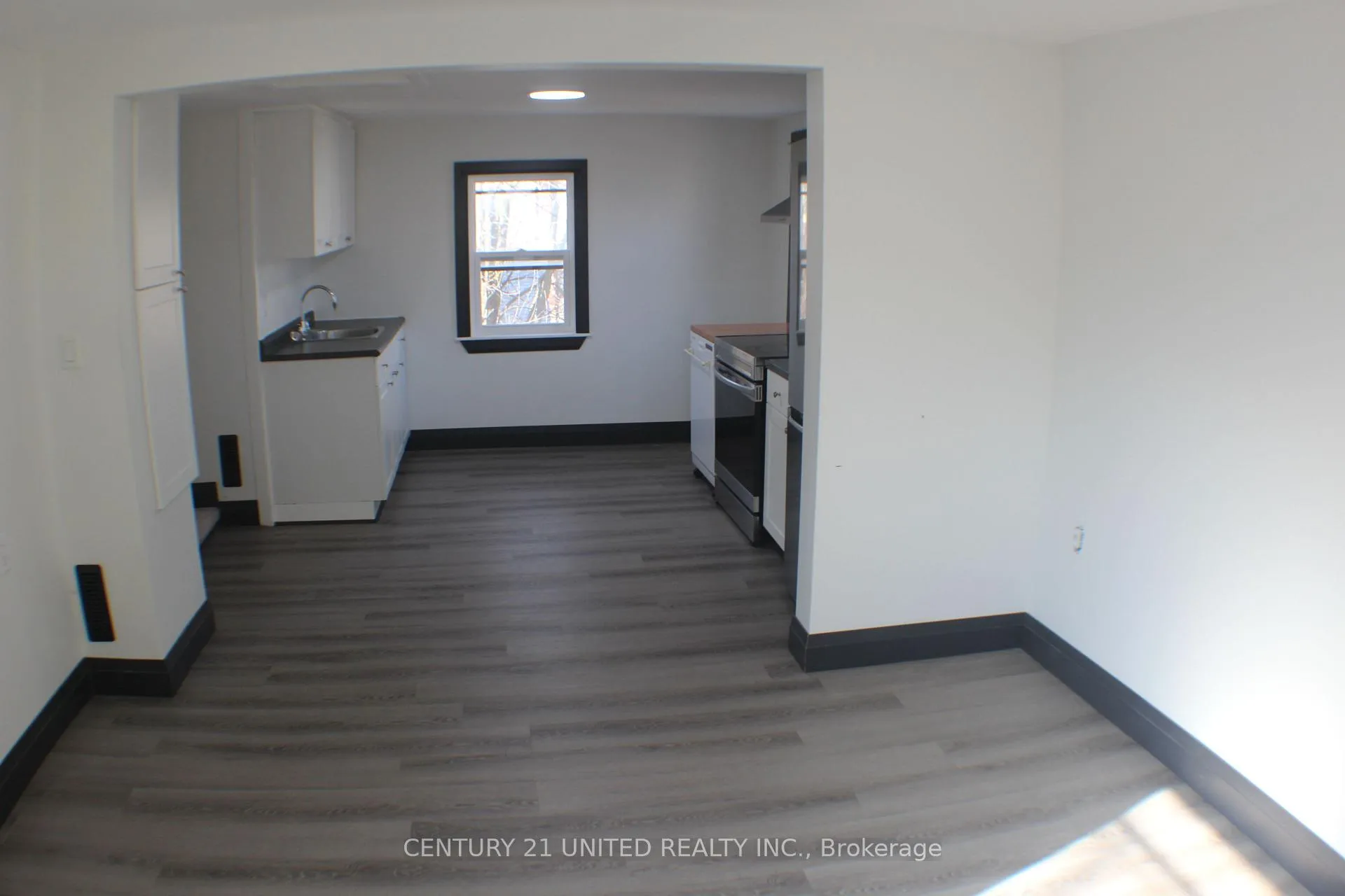 Photo 33 of 552 Bethune Street, Peterborough, Town Ward 3 — HOMEH