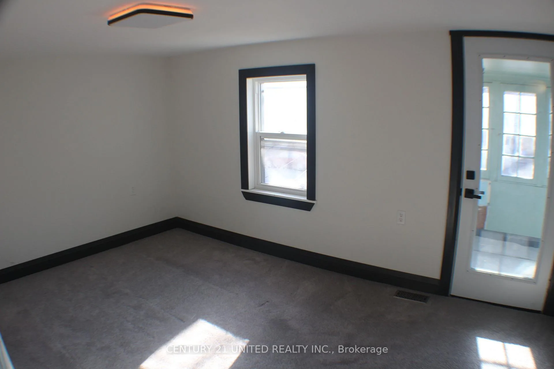 Photo 39 of 552 Bethune Street, Peterborough, Town Ward 3 — HOMEH