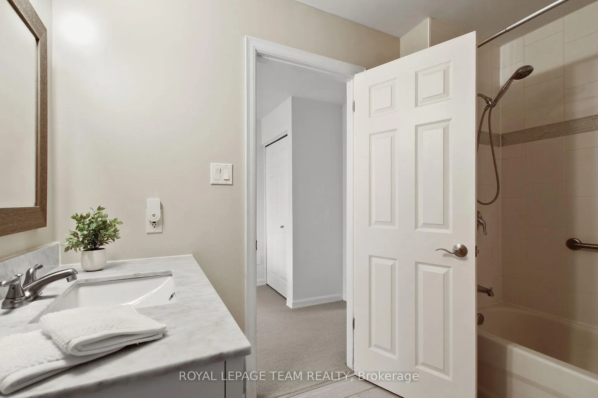 Photo 41 of 224 Knudson Drive, Ottawa, Kanata - Kanata Lakes/Heritage Hills — HOMEH