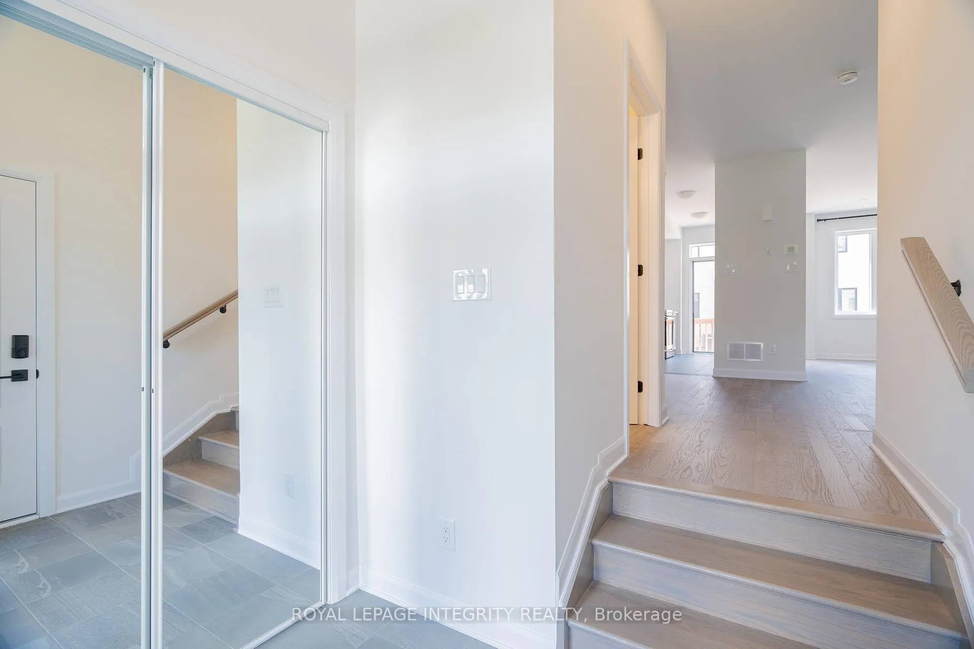 Photo 4 of 90 Osler Street, Ottawa, Kanata - Morgan's Grant/South March — HOMEH