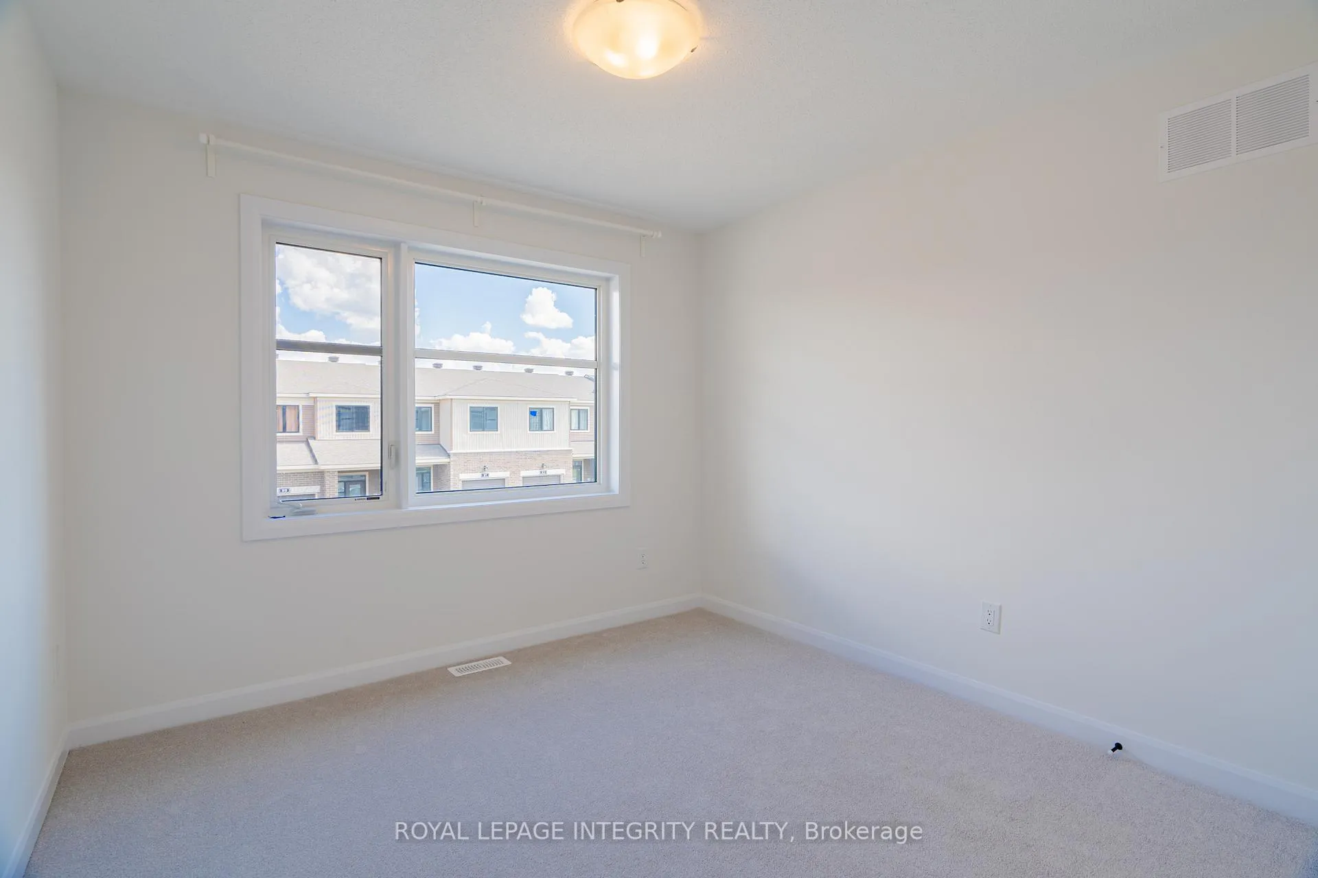 Photo 19 of 90 Osler Street, Ottawa, Kanata - Morgan's Grant/South March — HOMEH