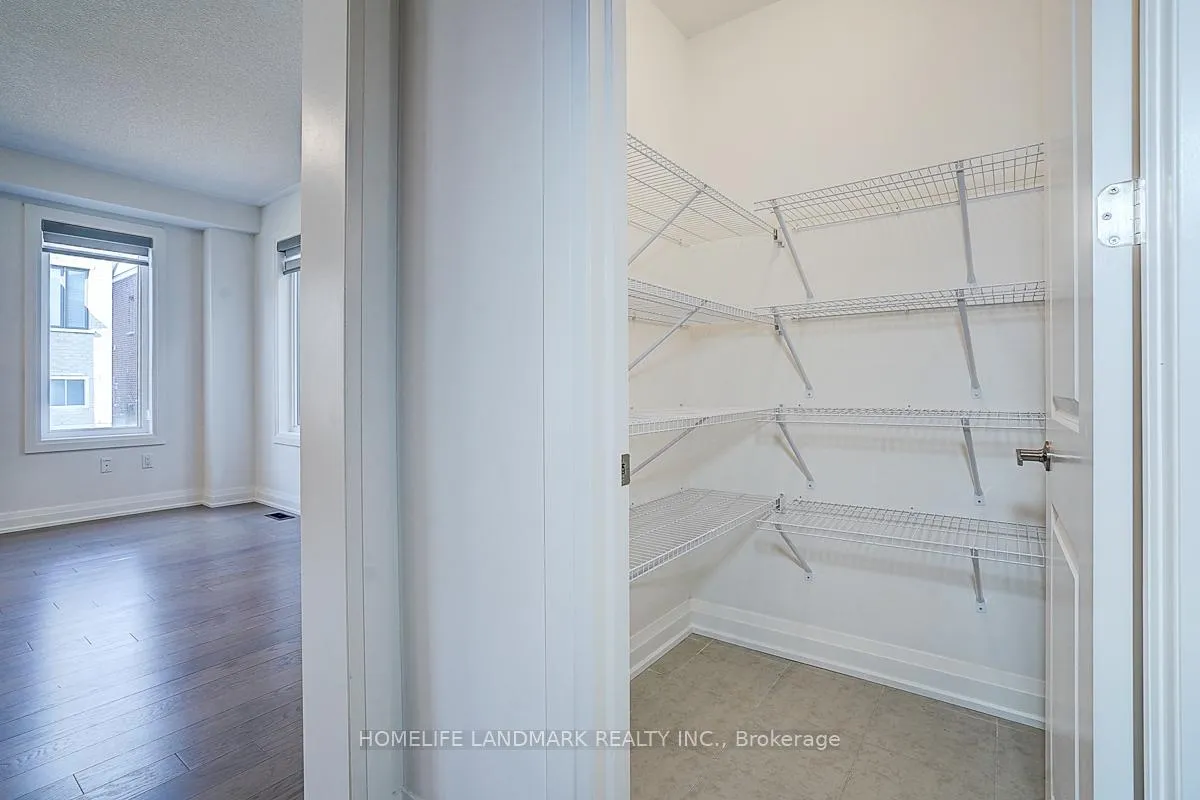 Photo 10 of 1404 Mockingbird Square, Pickering, Rural Pickering — HOMEH