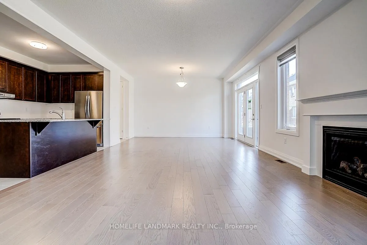 Photo 11 of 1404 Mockingbird Square, Pickering, Rural Pickering — HOMEH