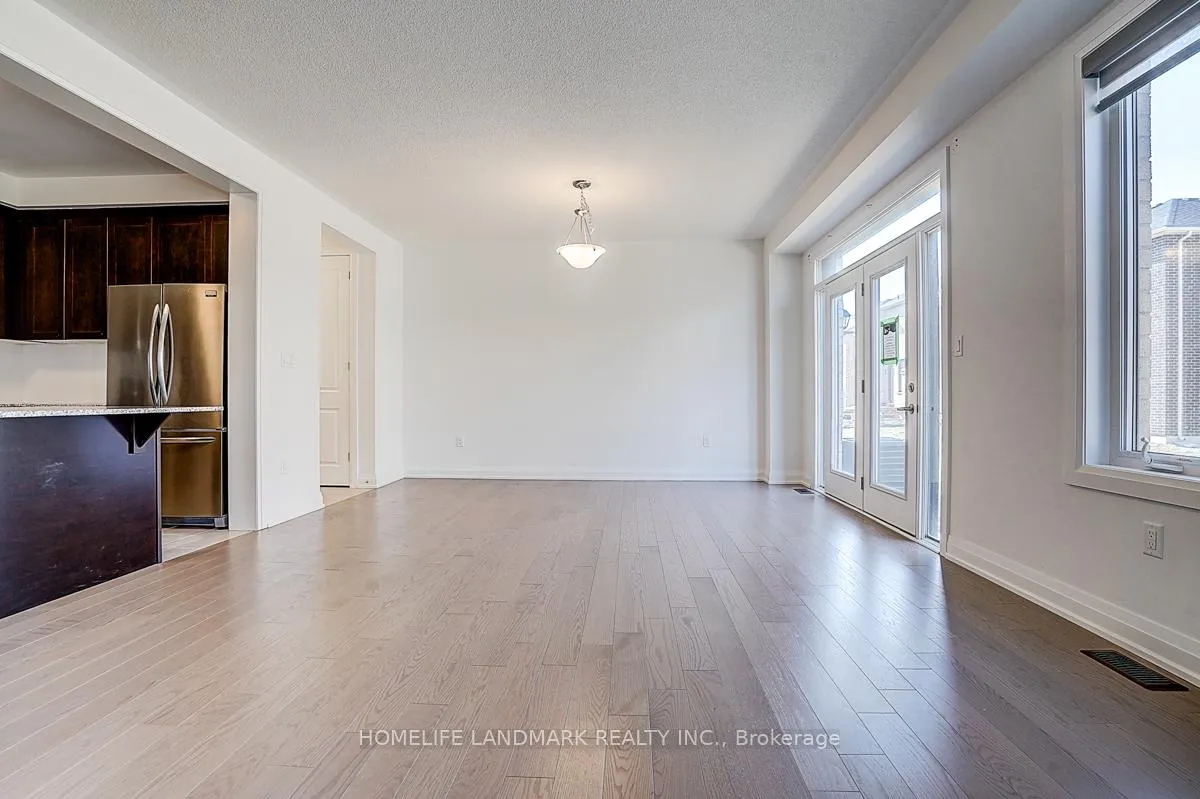 Photo 12 of 1404 Mockingbird Square, Pickering, Rural Pickering — HOMEH