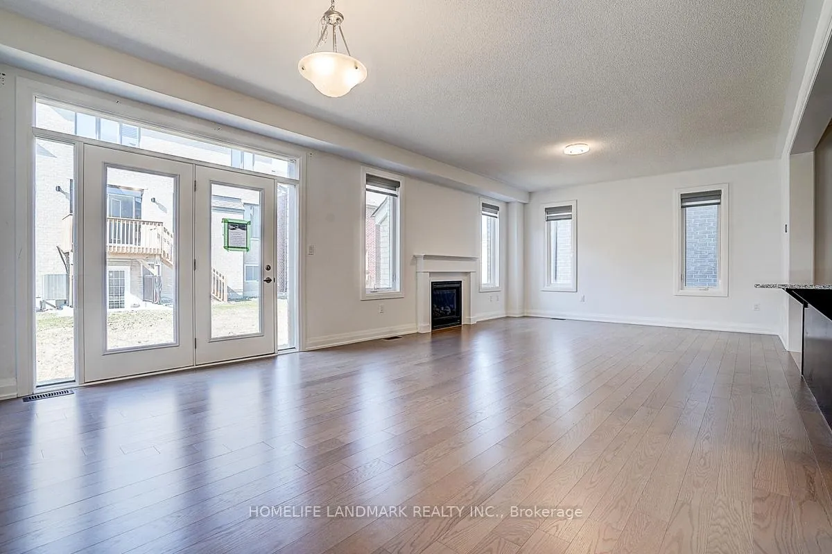 Photo 14 of 1404 Mockingbird Square, Pickering, Rural Pickering — HOMEH