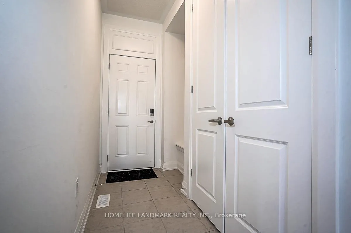 Photo 15 of 1404 Mockingbird Square, Pickering, Rural Pickering — HOMEH