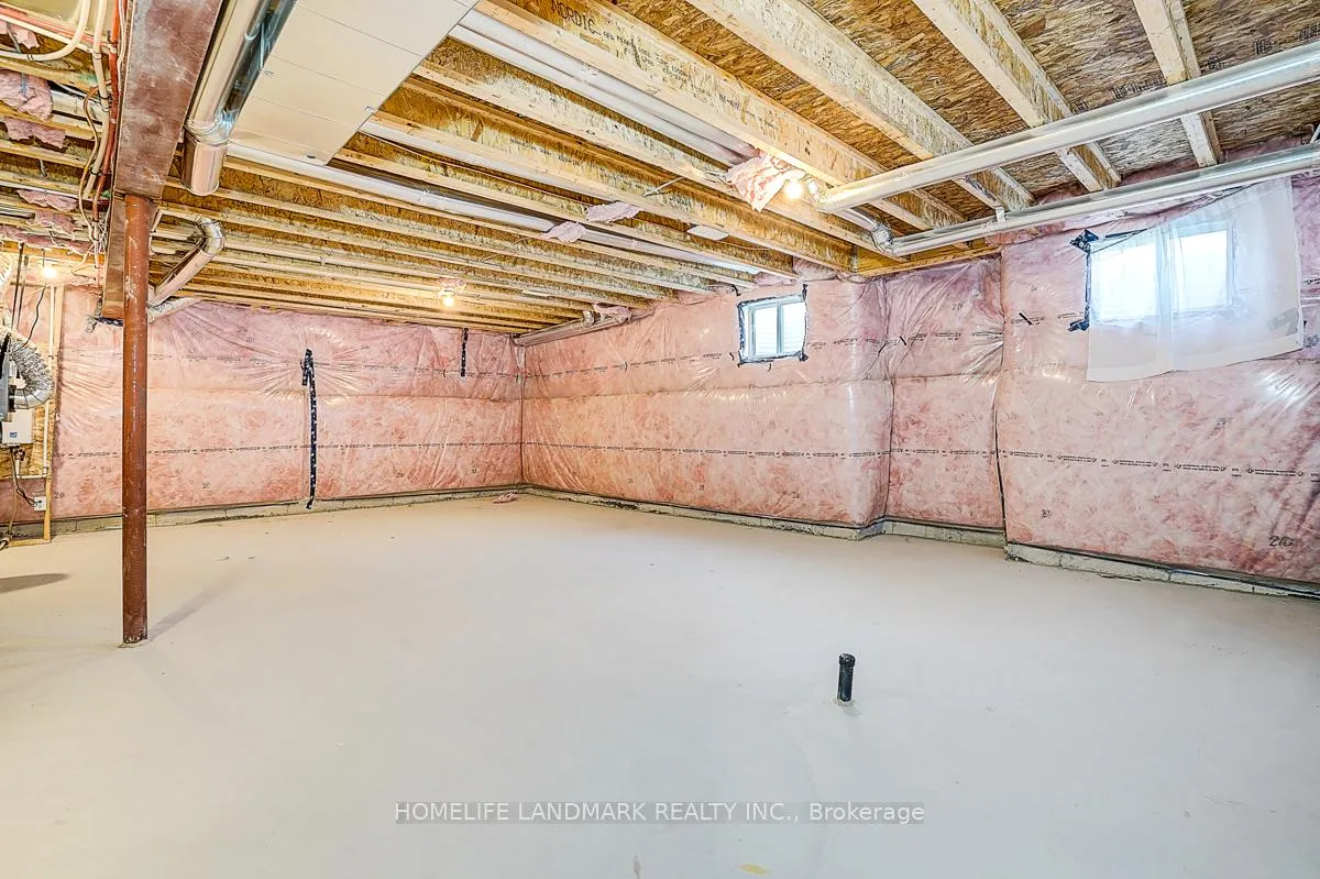 Photo 33 of 1404 Mockingbird Square, Pickering, Rural Pickering — HOMEH