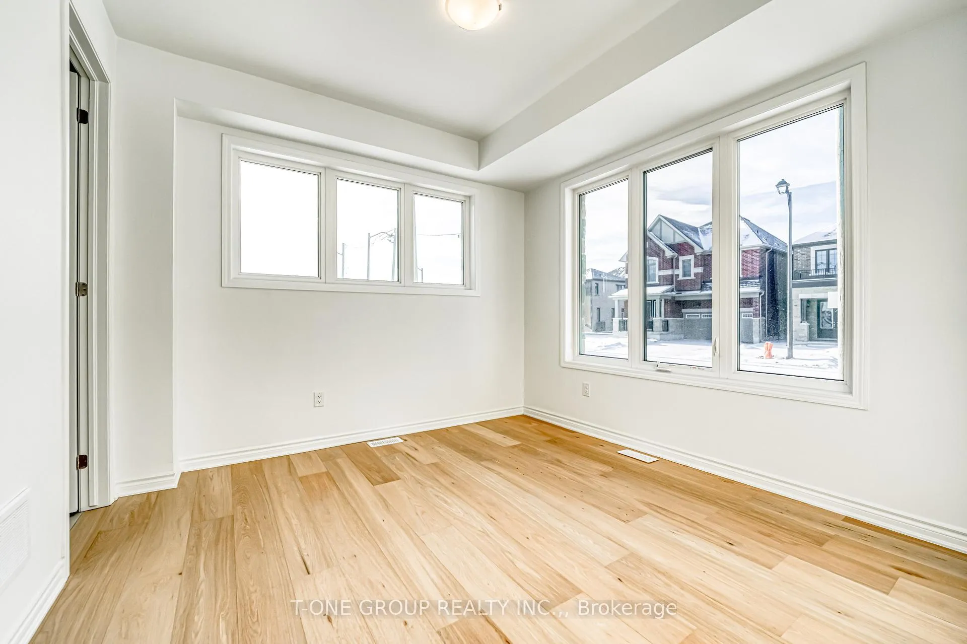 Photo 4 of 7 Sweet Pear Street, Markham, Rural Markham — HOMEH