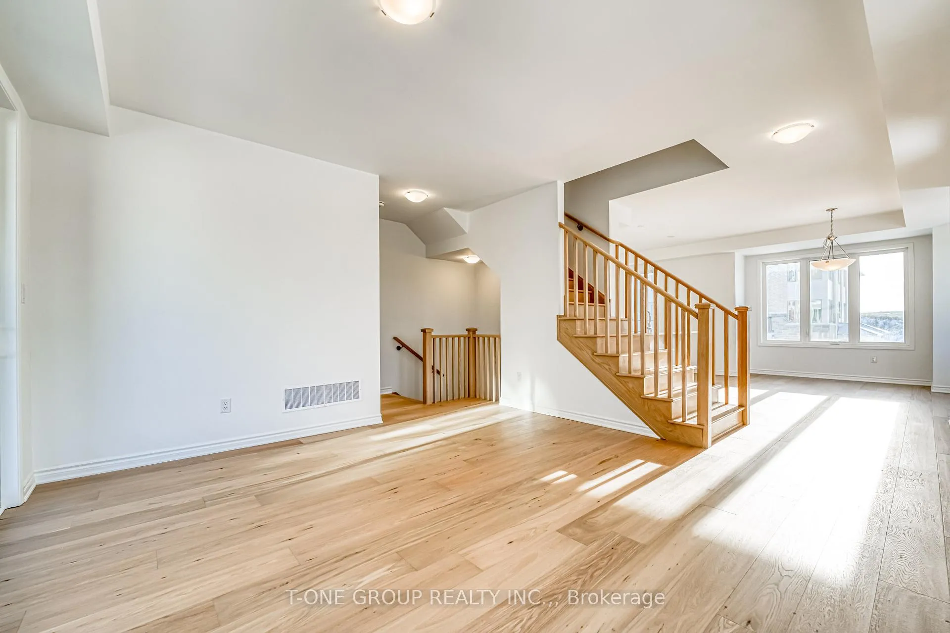 Photo 10 of 7 Sweet Pear Street, Markham, Rural Markham — HOMEH