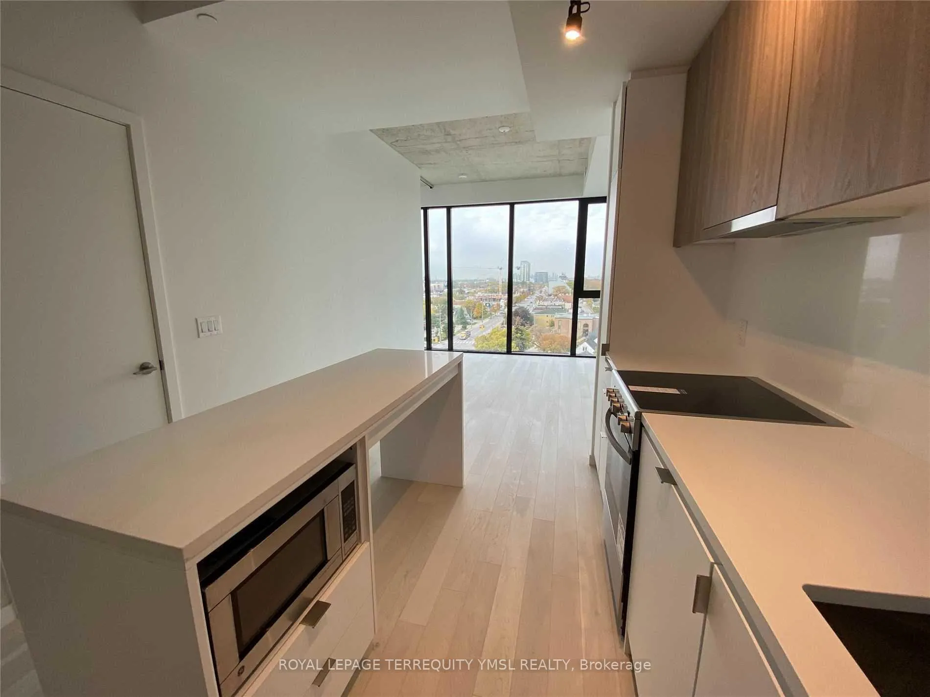 Photo 5 of Unit 816, 7 Smith Crescent, Etobicoke, Stonegate-Queensway — HOMEH