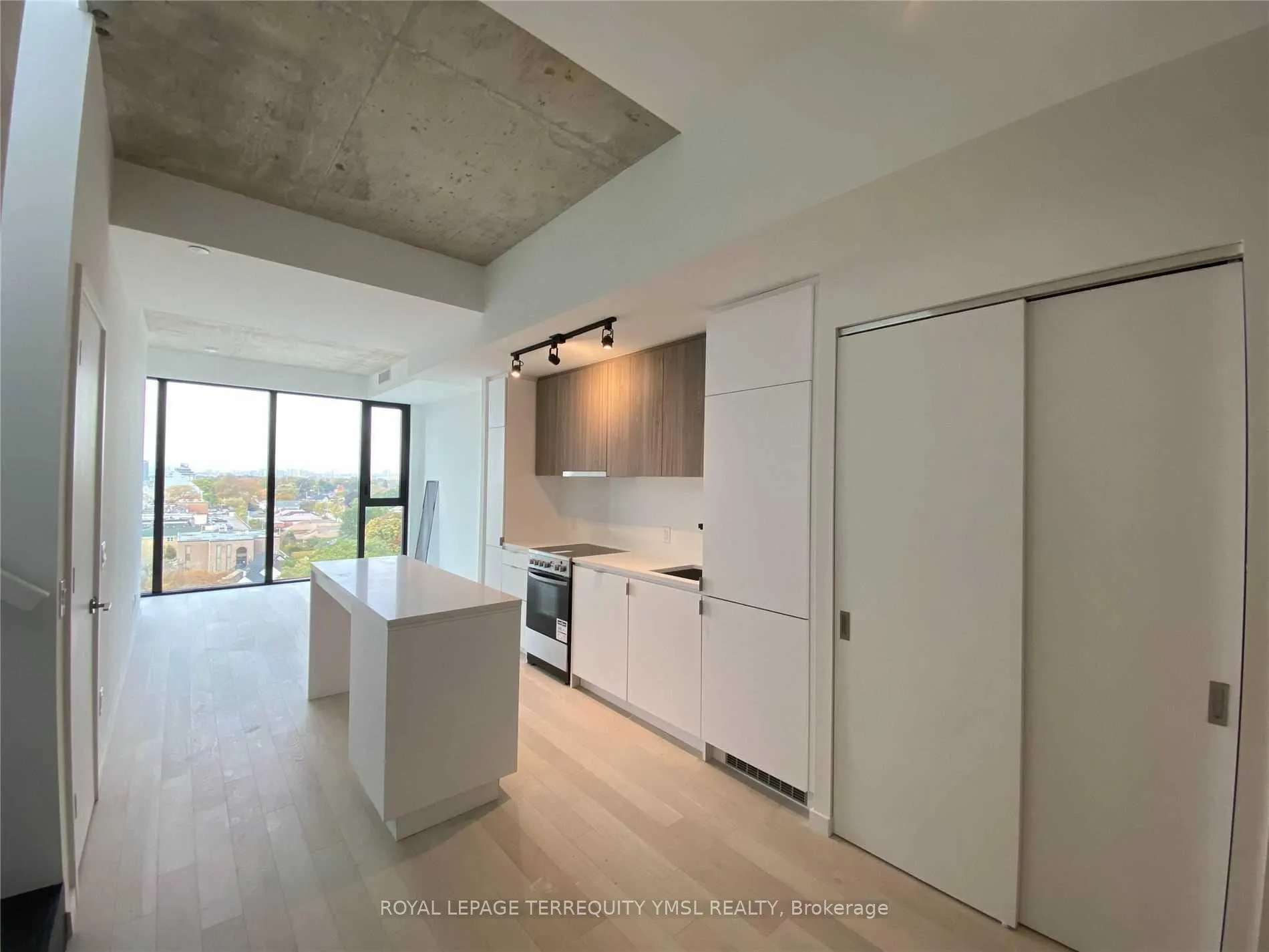Photo 8 of Unit 816, 7 Smith Crescent, Etobicoke, Stonegate-Queensway — HOMEH