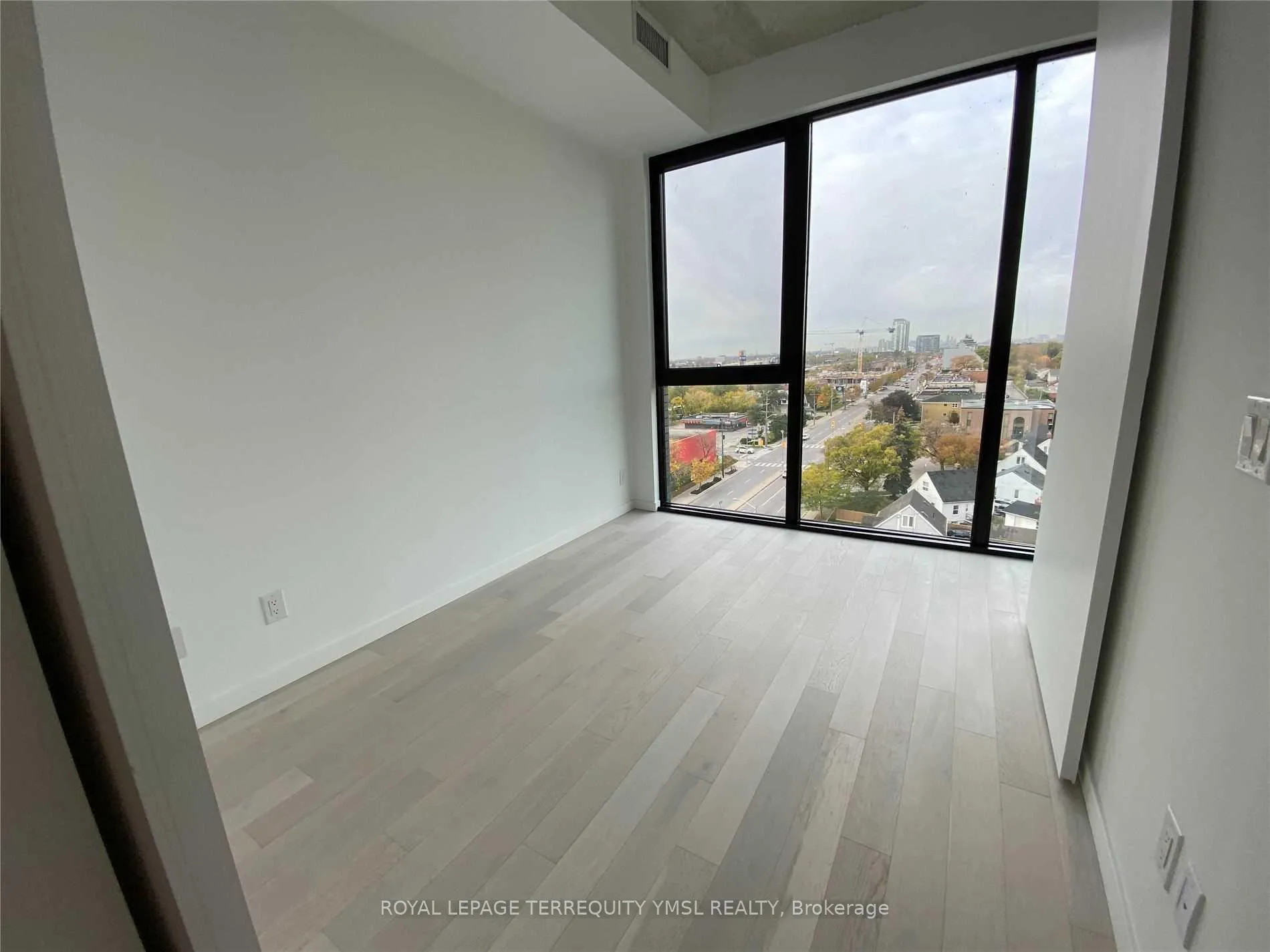 Photo 13 of Unit 816, 7 Smith Crescent, Etobicoke, Stonegate-Queensway — HOMEH