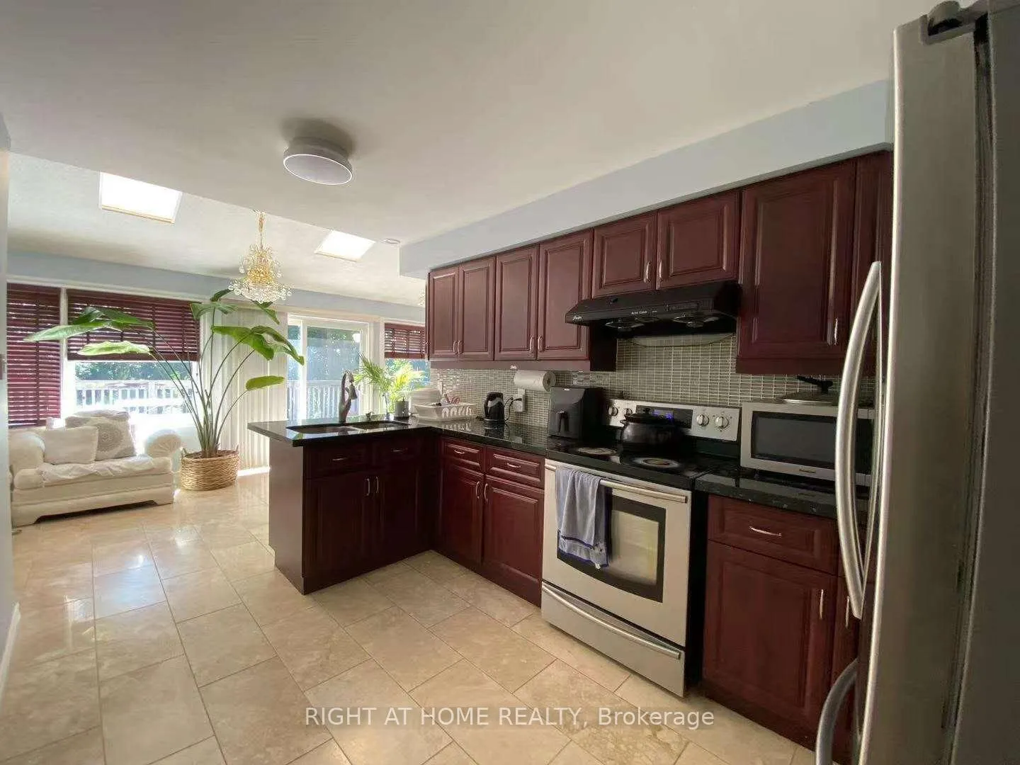 Photo 4 of 3 Hollingham Road, Markham, Unionville — HOMEH