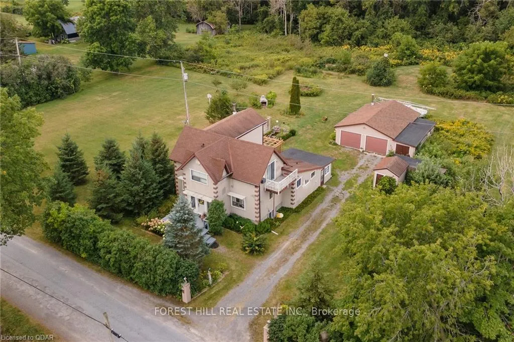 Photo 1 of 102 Harbard Road, Prince Edward County, Ameliasburg Ward — HOMEH