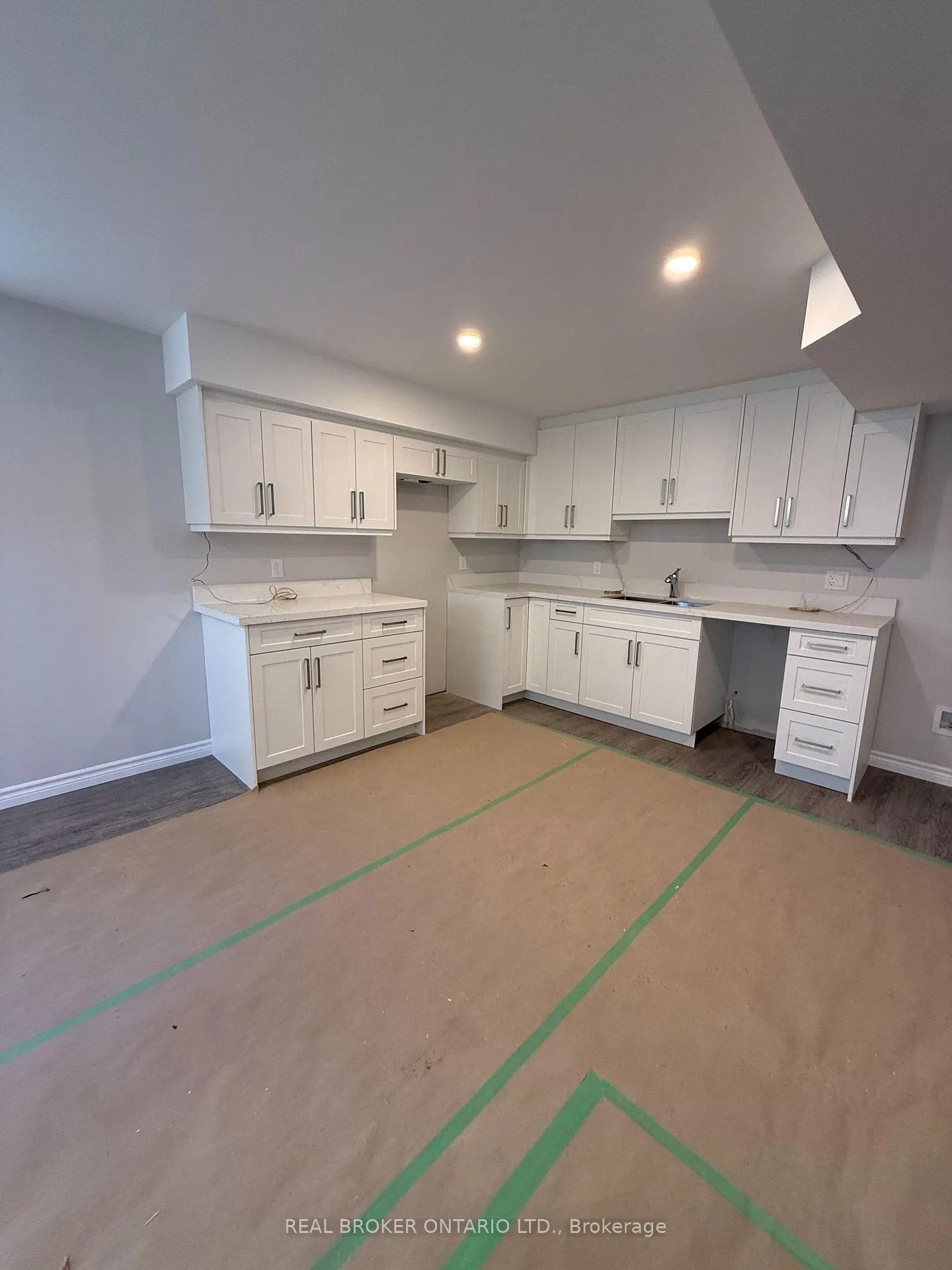 Front of Unit Lower, 33 Braeburn Street