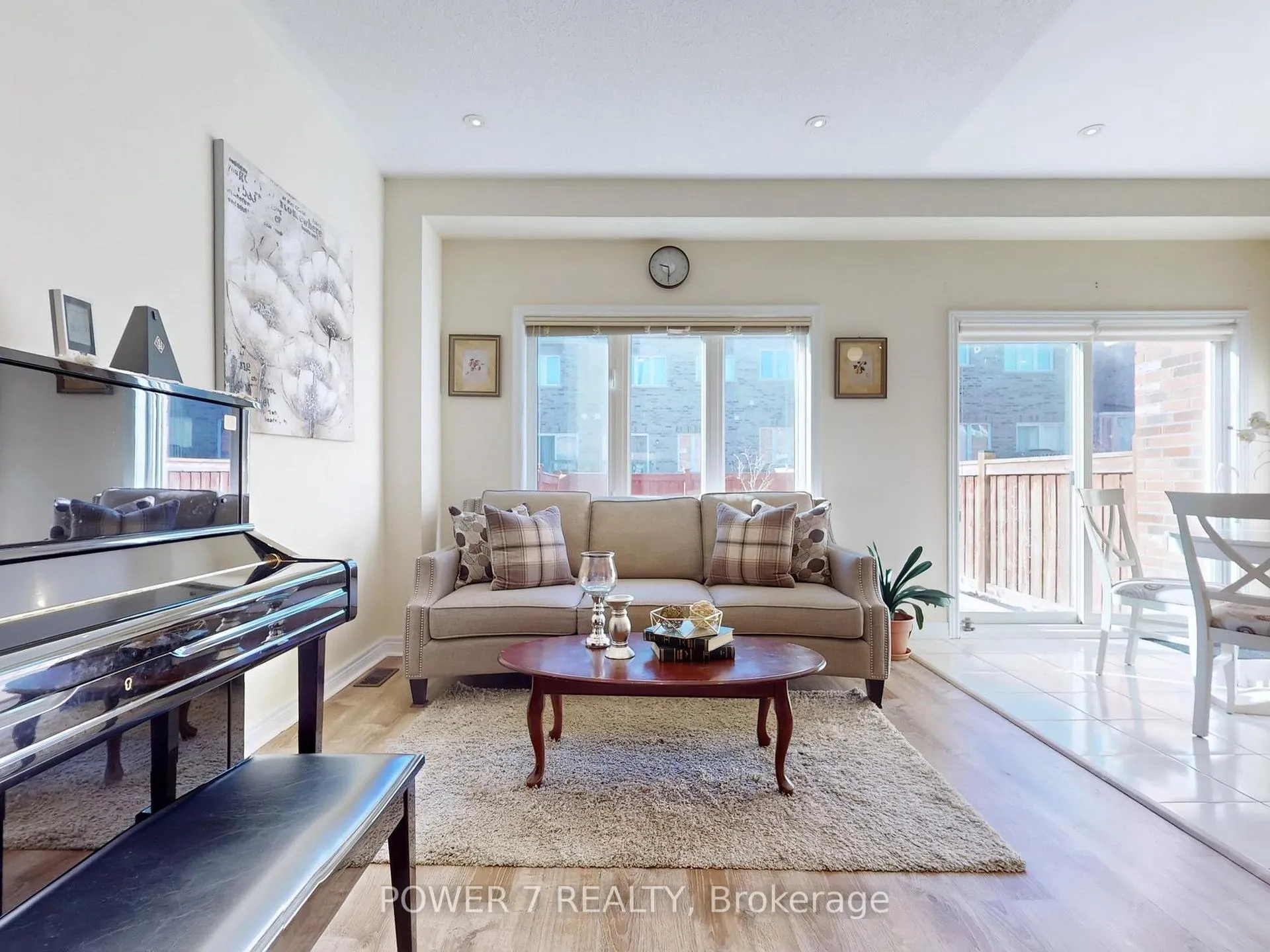 Photo 4 of 25 Black Locust Drive, Markham, Greensborough — HOMEH