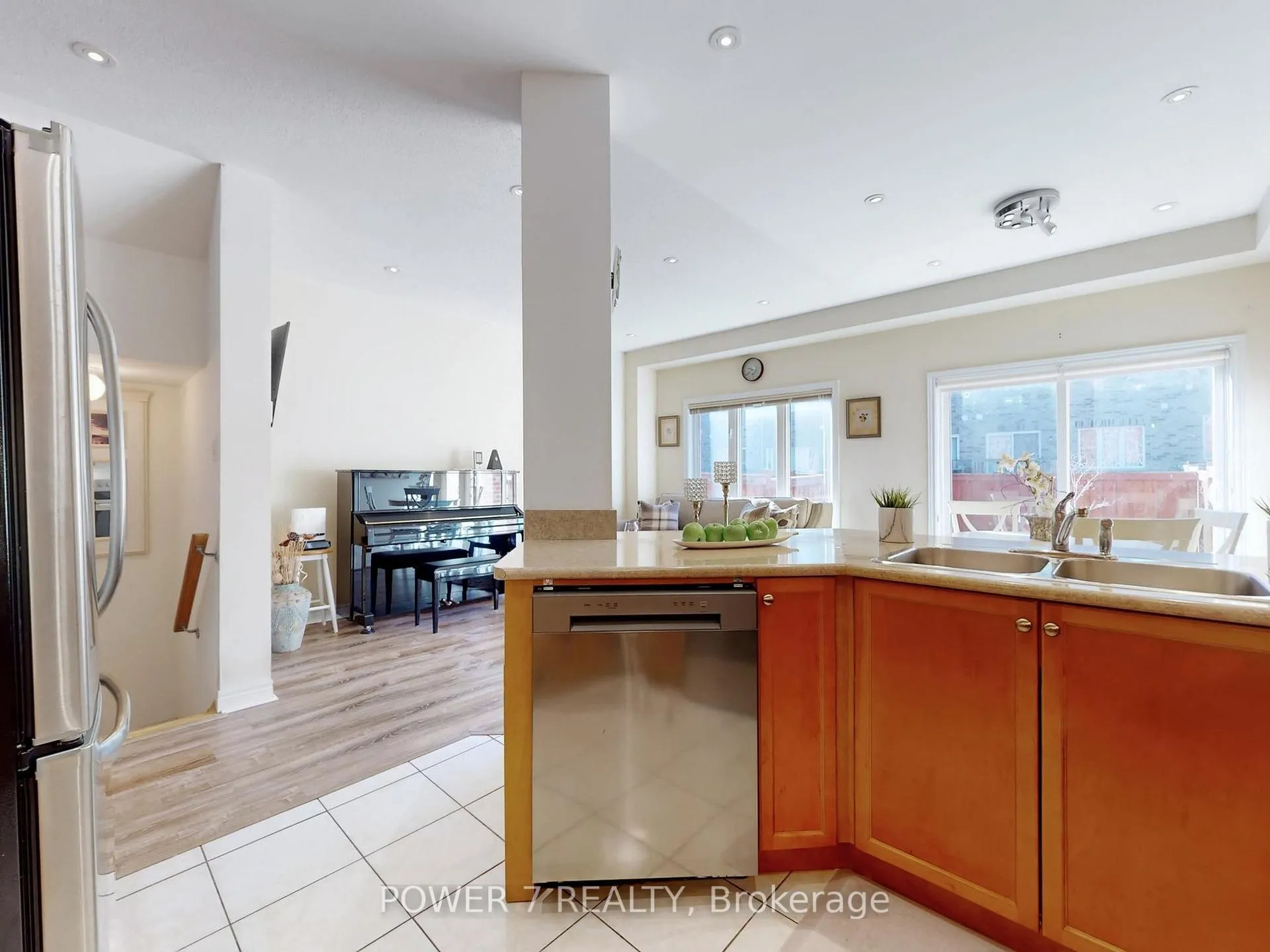 Photo 12 of 25 Black Locust Drive, Markham, Greensborough — HOMEH