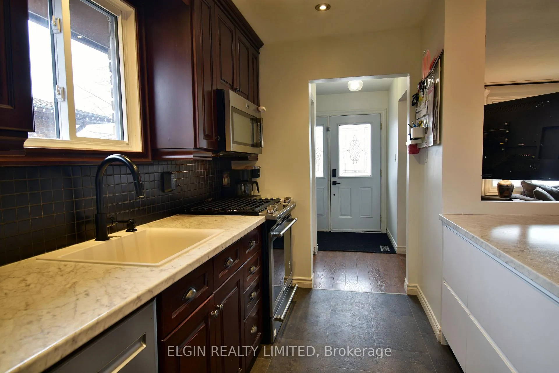 Photo 6 of 24 Dyer Street, St. Thomas — HOMEH