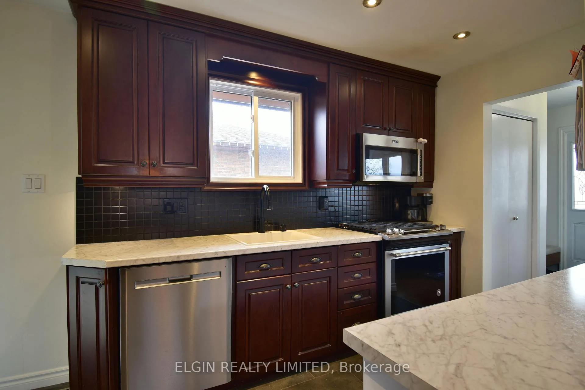 Photo 7 of 24 Dyer Street, St. Thomas — HOMEH