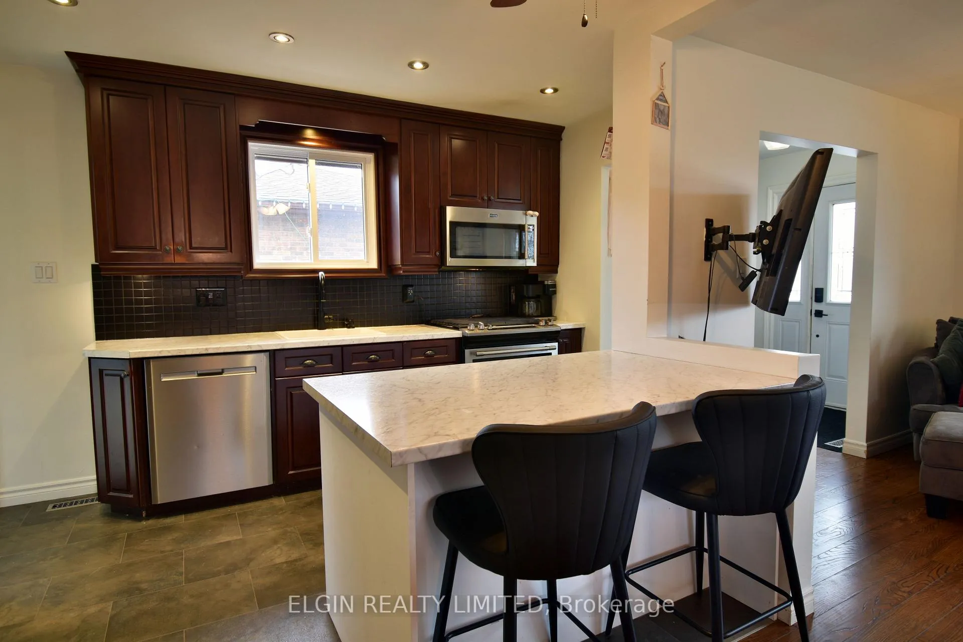 Photo 10 of 24 Dyer Street, St. Thomas — HOMEH